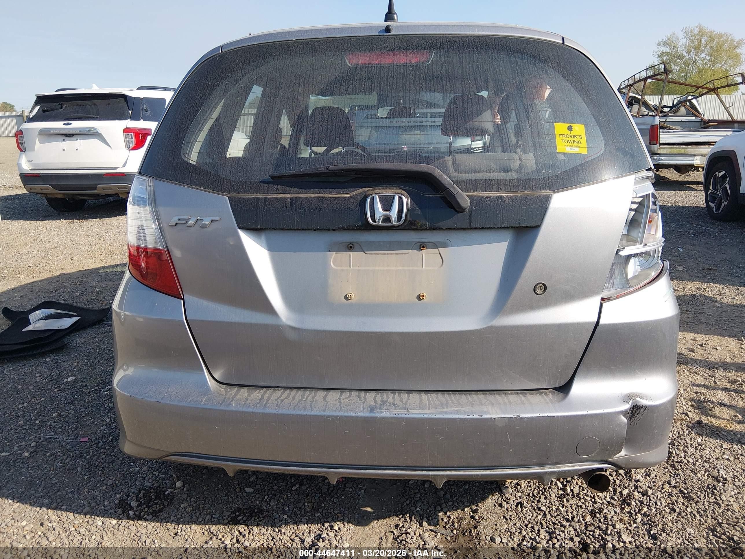 2009 Honda Fit   Silver vin: JHMGE88289S069832