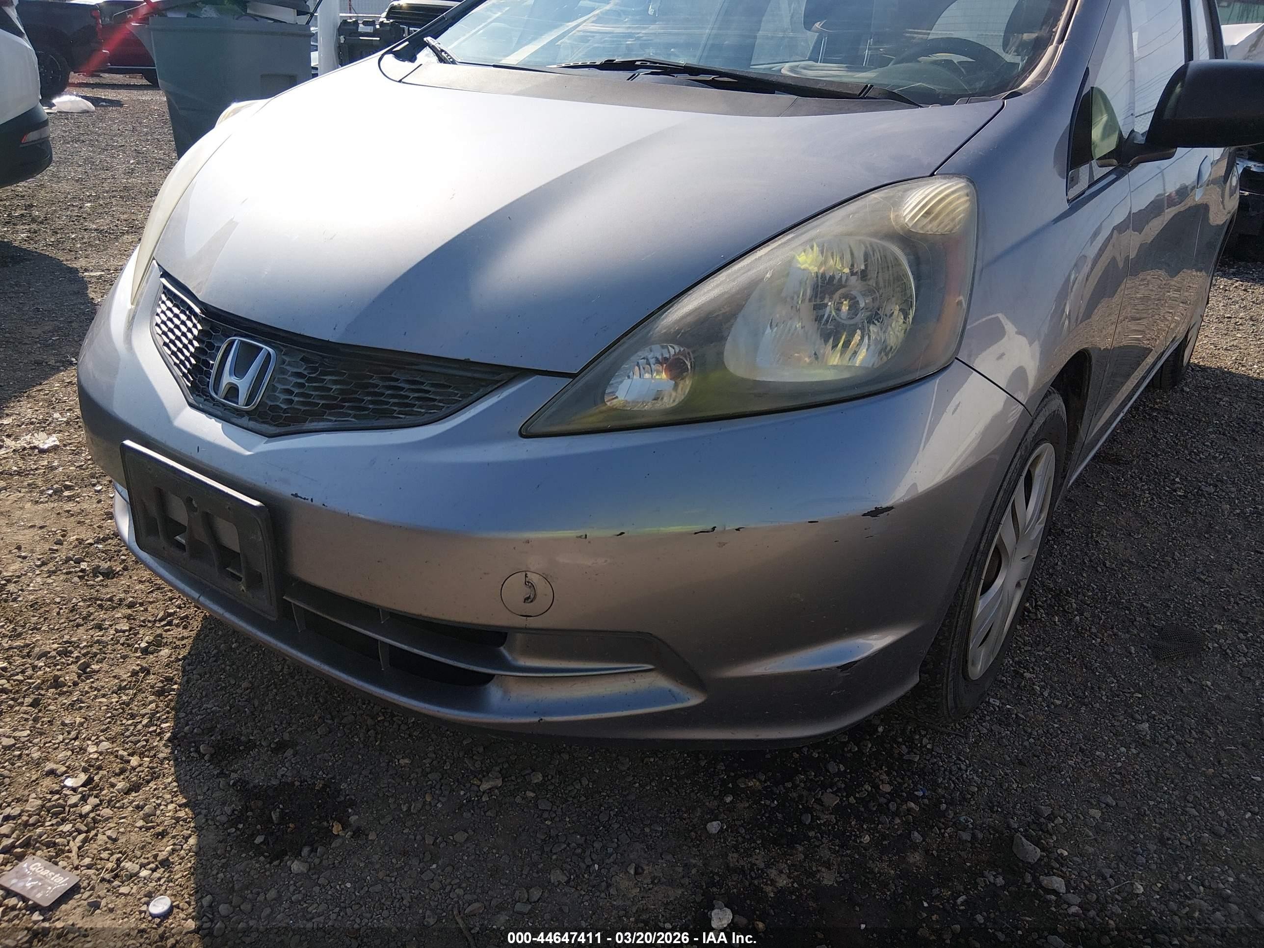 2009 Honda Fit   Silver vin: JHMGE88289S069832