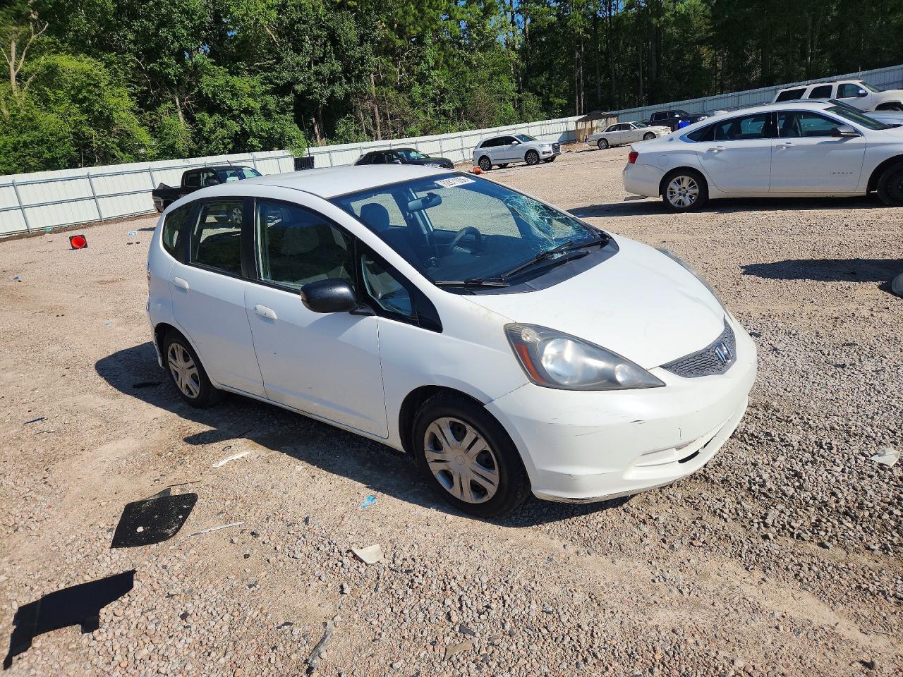 2009 Honda Fit White vin: JHMGE88299S021921