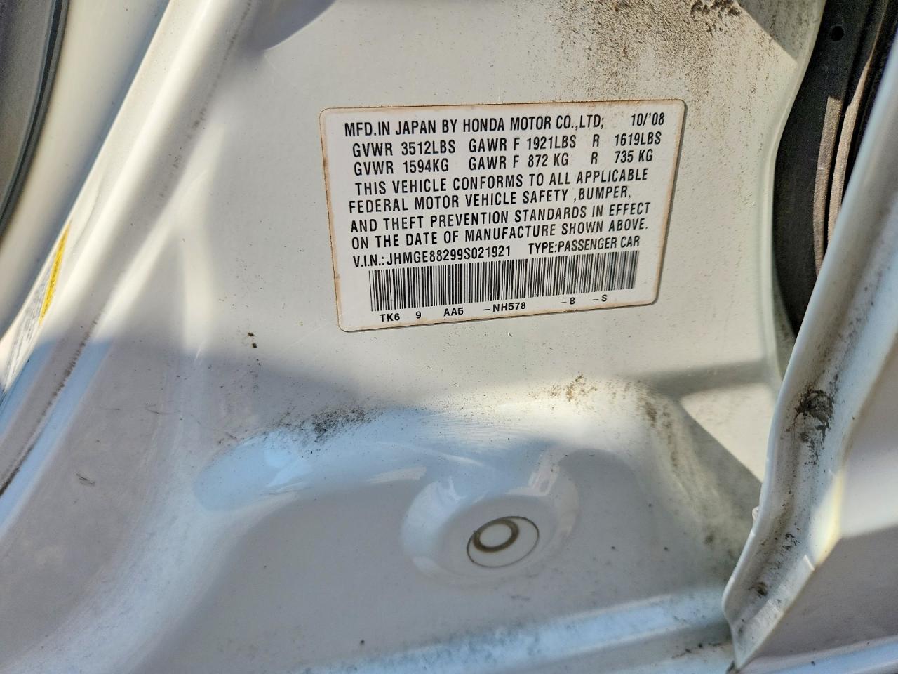 2009 Honda Fit White vin: JHMGE88299S021921