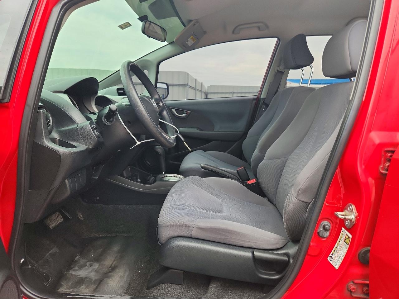2009 Honda Fit Red vin: JHMGE88299S044390