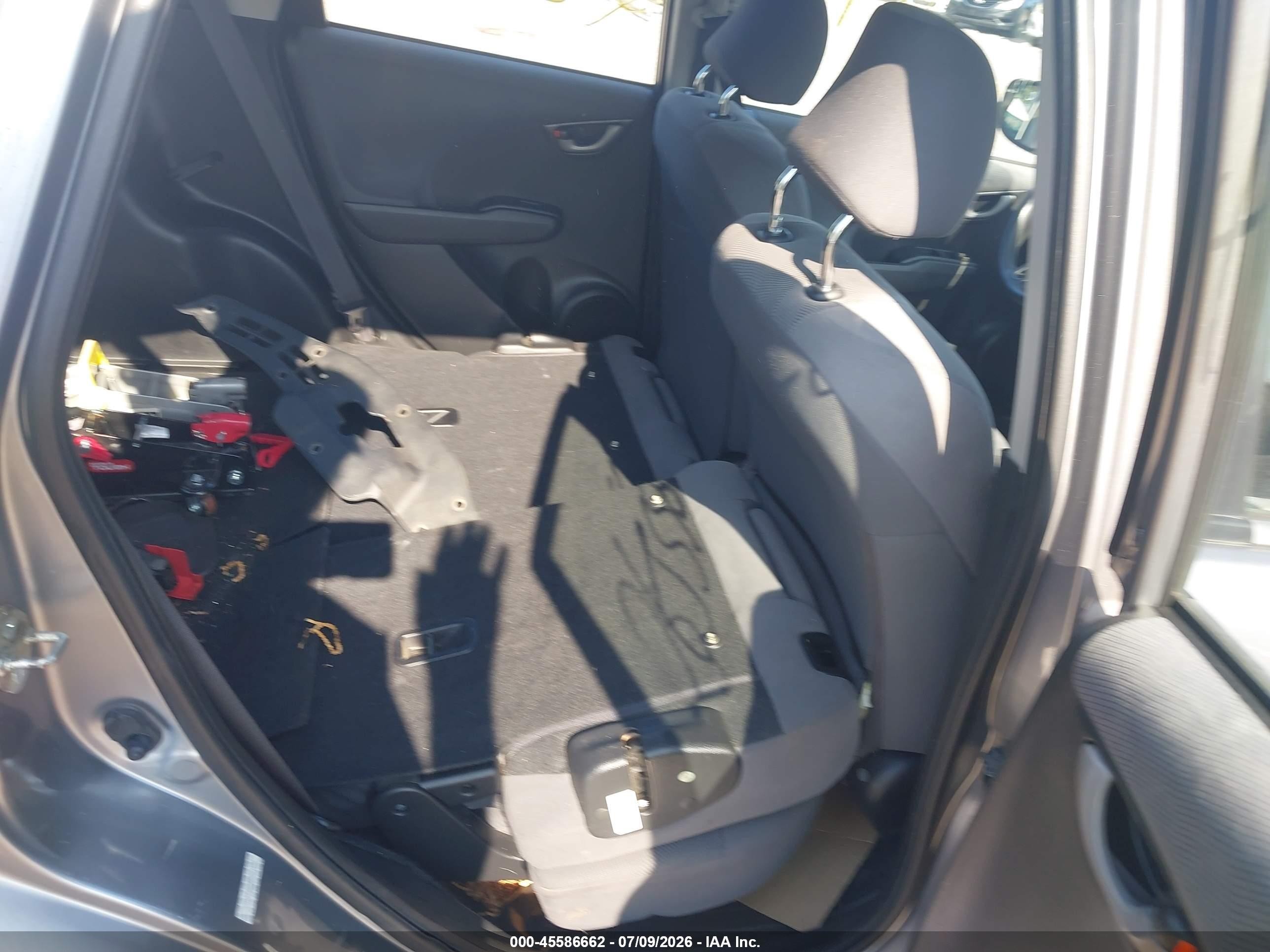 2009 Honda Fit   Silver vin: JHMGE88299S061450