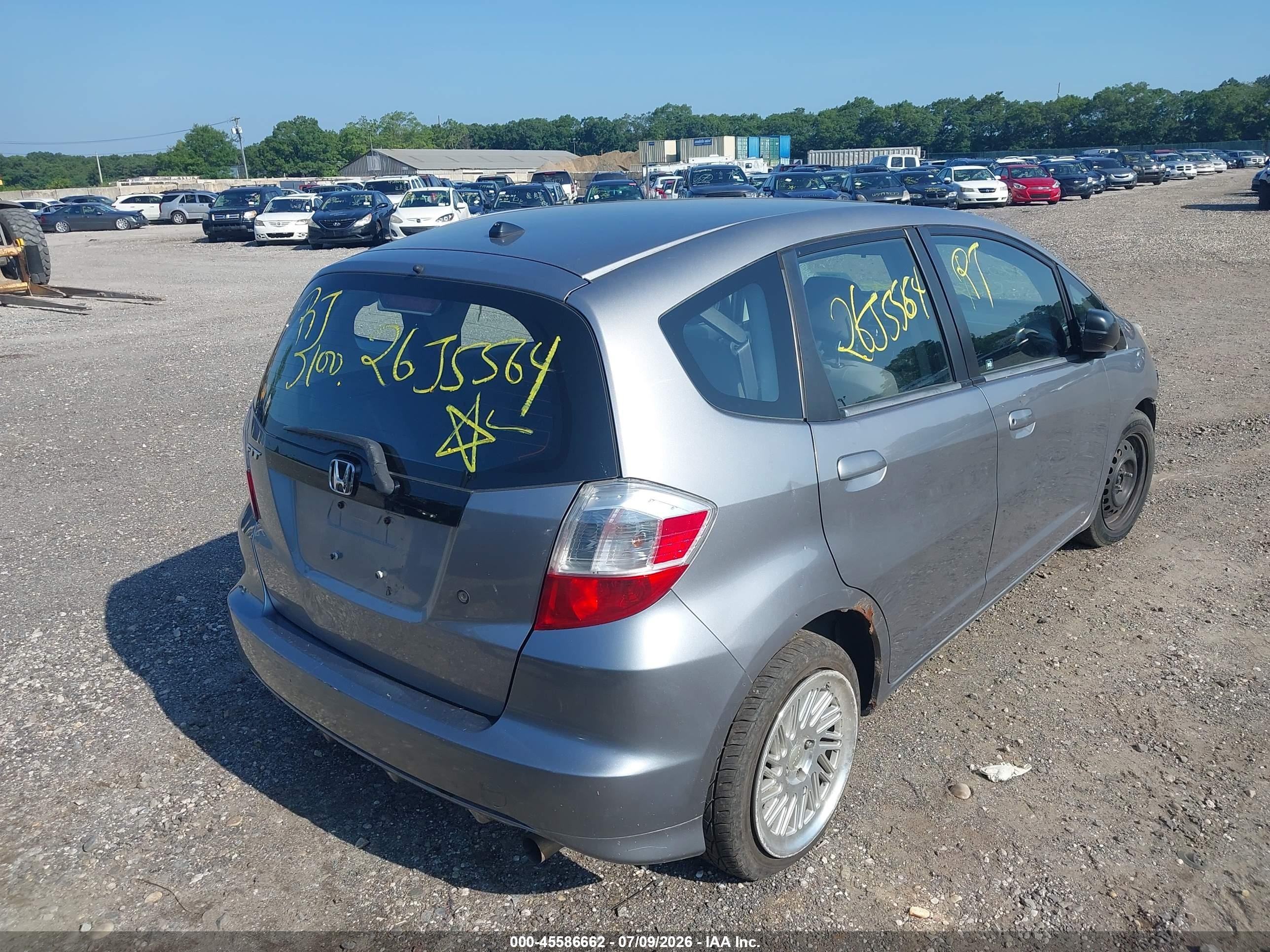 2009 Honda Fit   Silver vin: JHMGE88299S061450