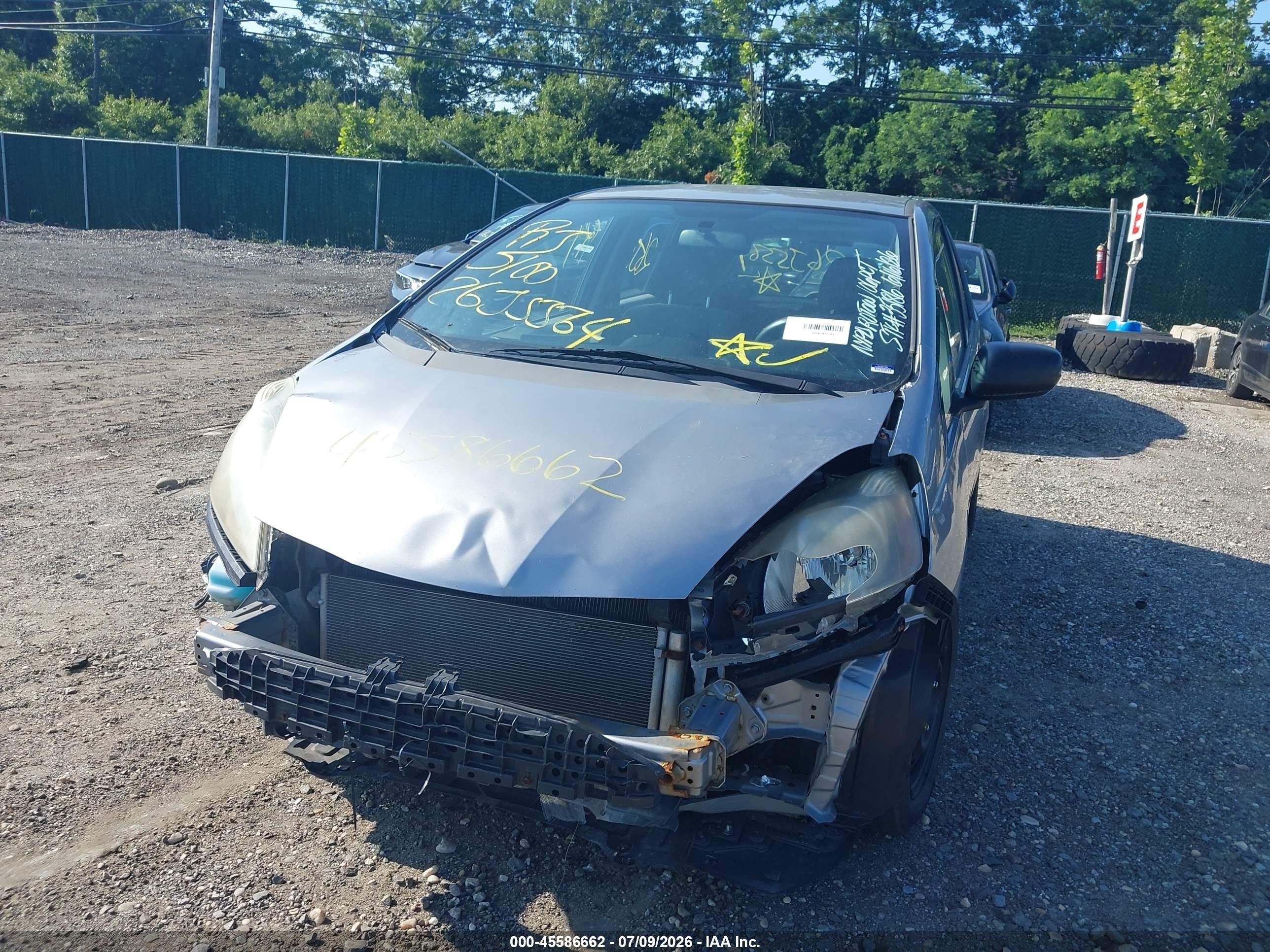 2009 Honda Fit   Silver vin: JHMGE88299S061450