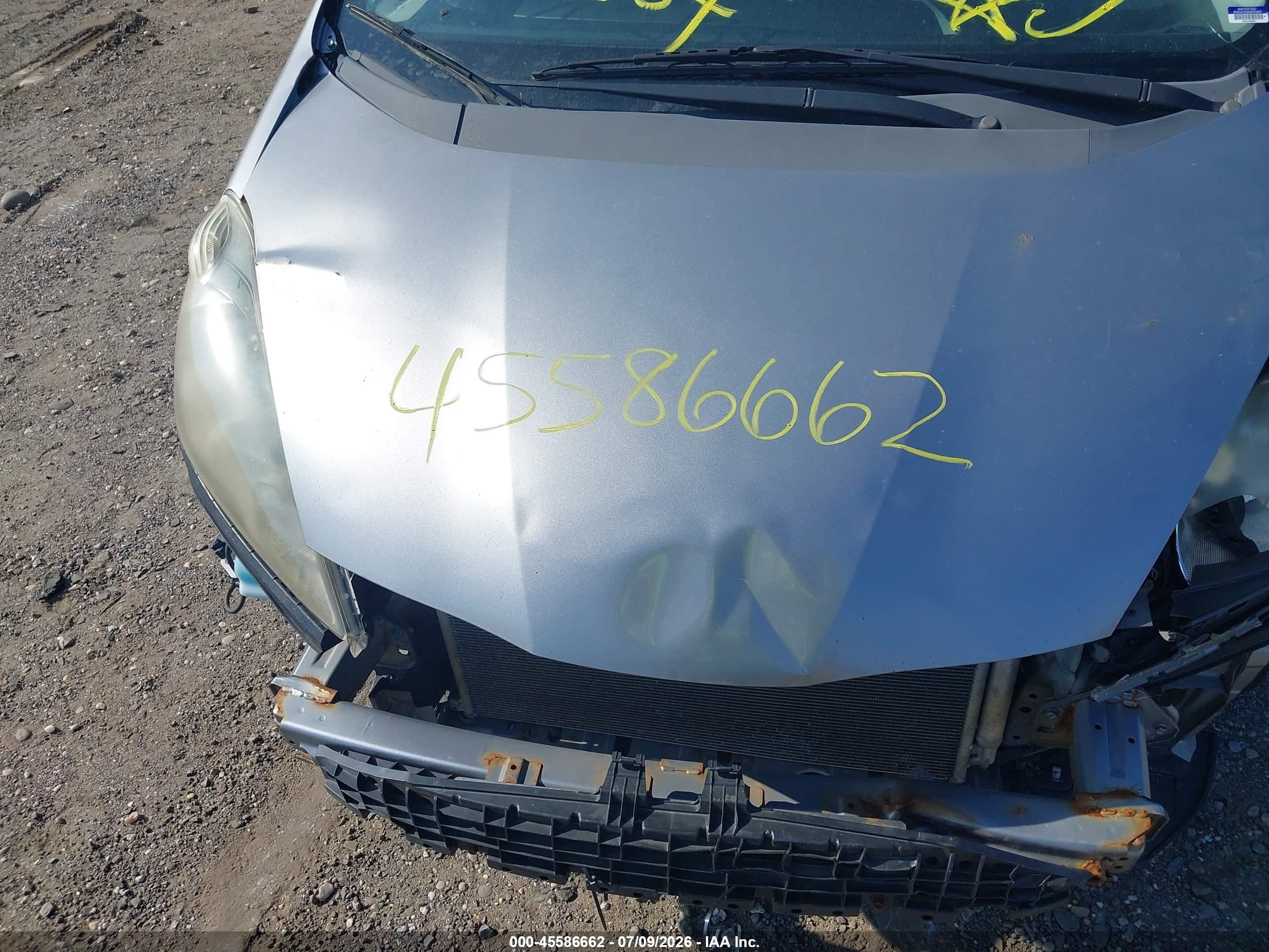 2009 Honda Fit   Silver vin: JHMGE88299S061450