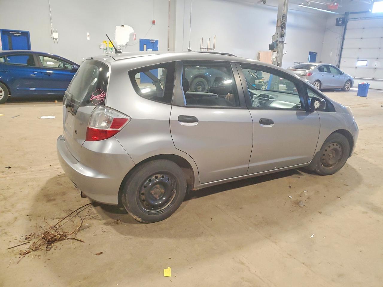 2009 Honda Fit Silver vin: JHMGE88299S801224