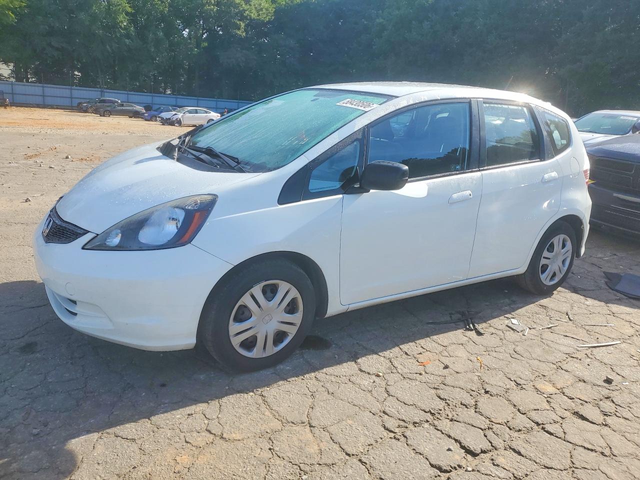 2009 Honda Fit White vin: JHMGE882X9C005639