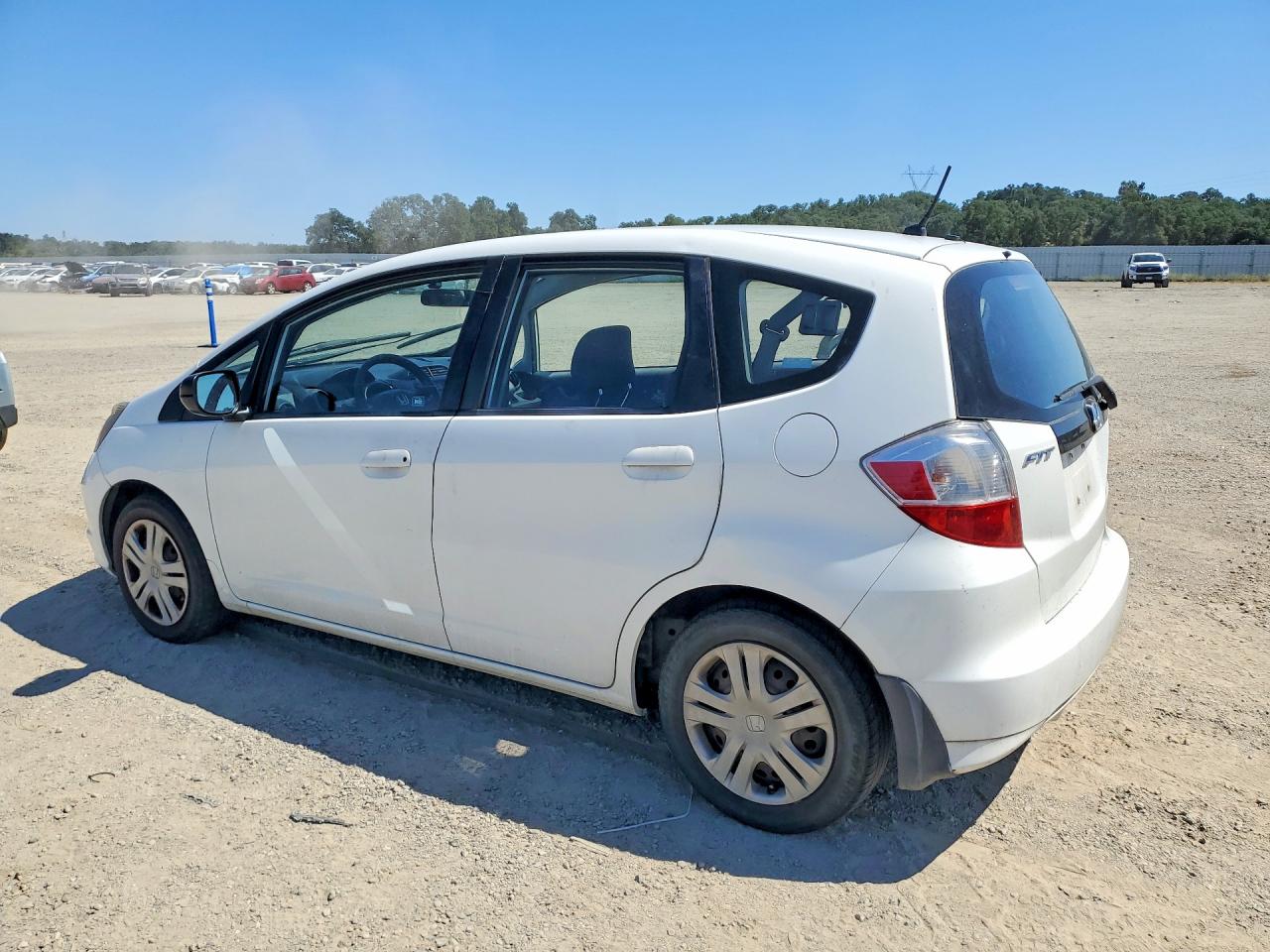 2009 Honda Fit White vin: JHMGE882X9S021913