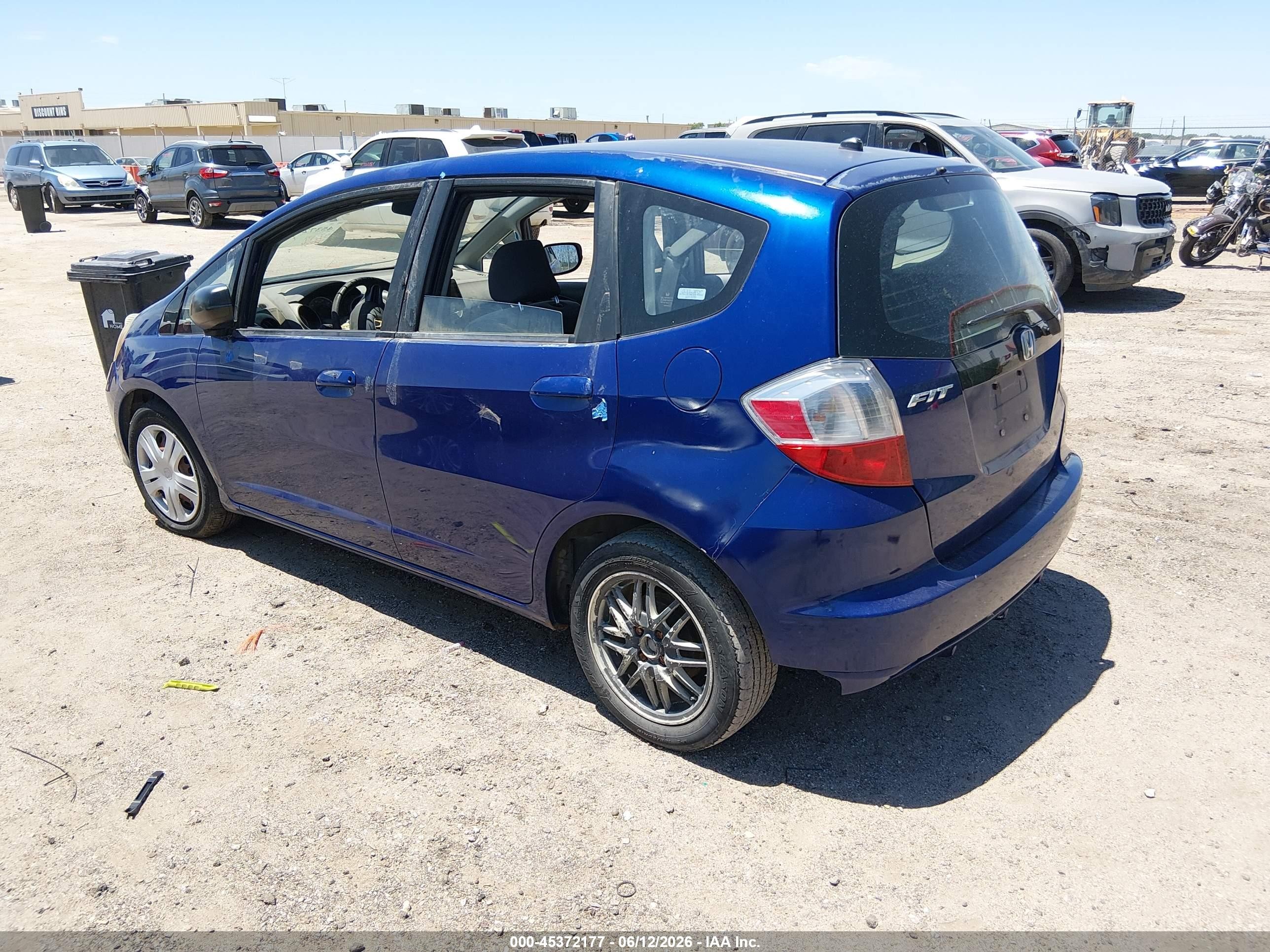 2009 Honda Fit   Синий vin: JHMGE882X9S051896