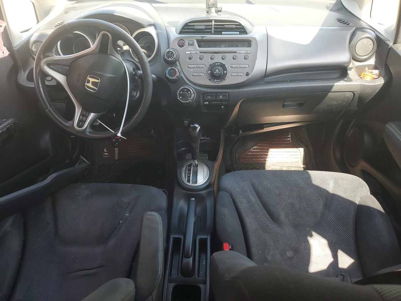 2009 Honda Fit Sport Silver vin: JHMGE88409S010520