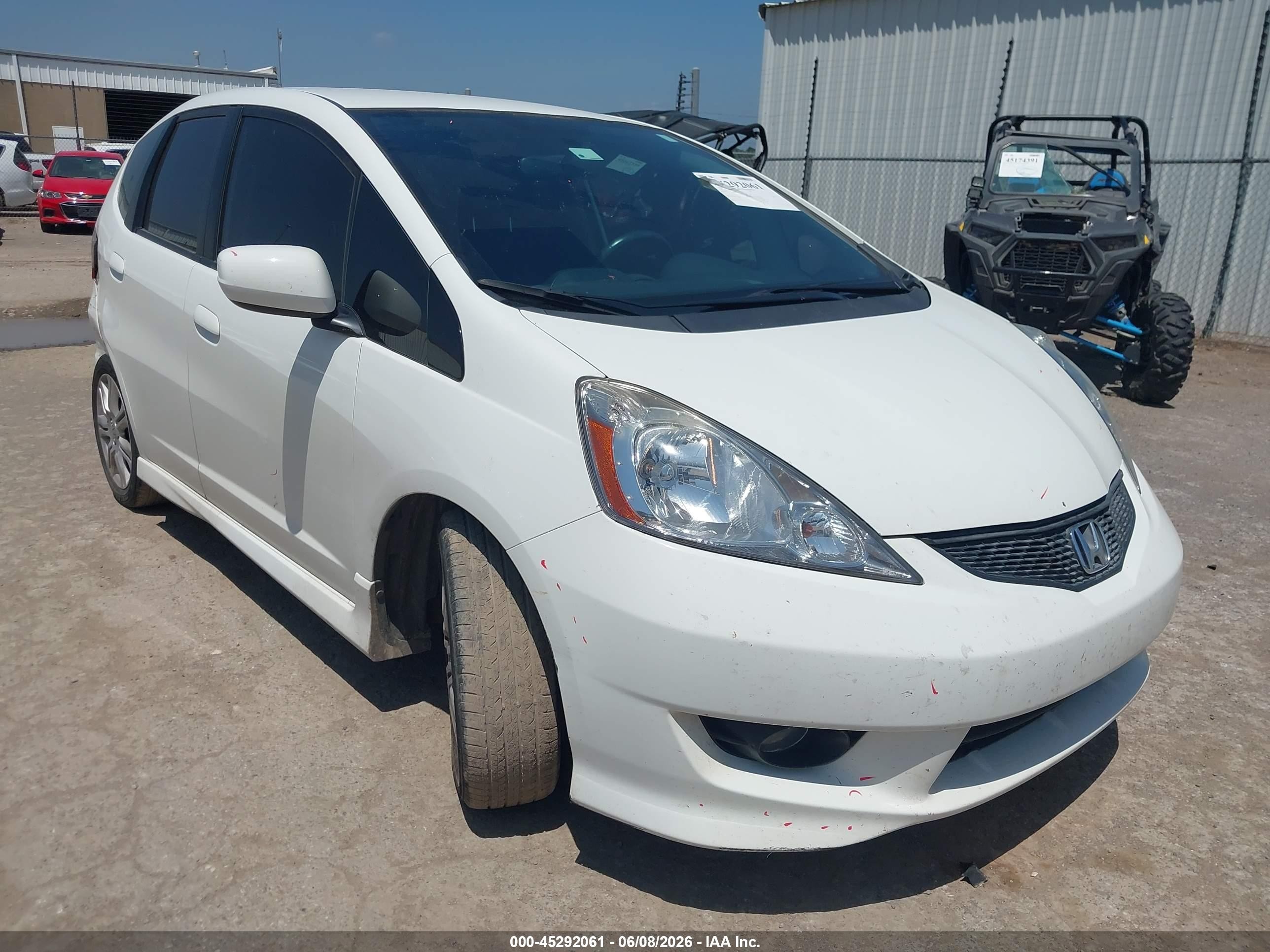 2009 Honda Fit Sport White vin: JHMGE88419C001142