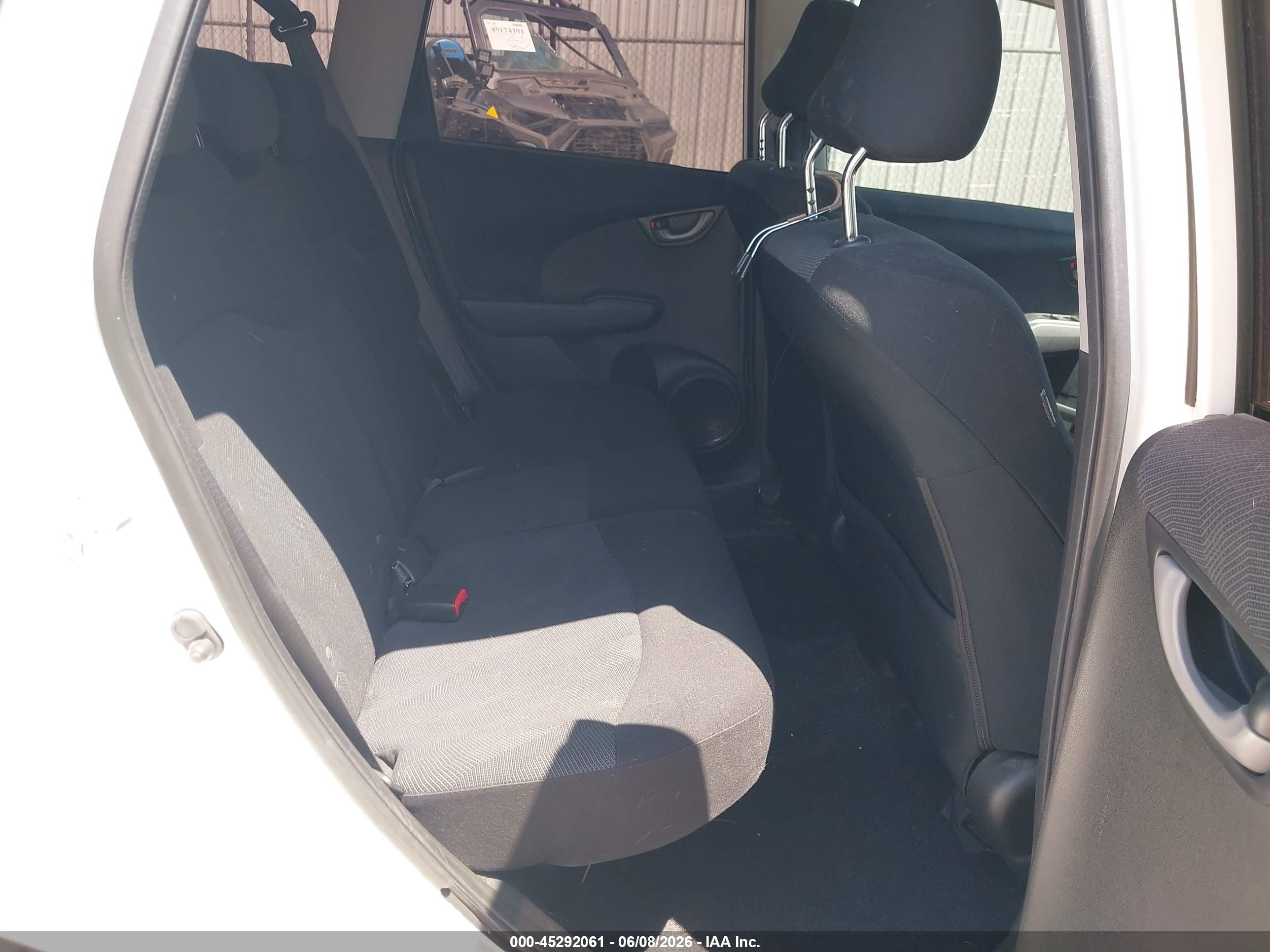 2009 Honda Fit Sport White vin: JHMGE88419C001142