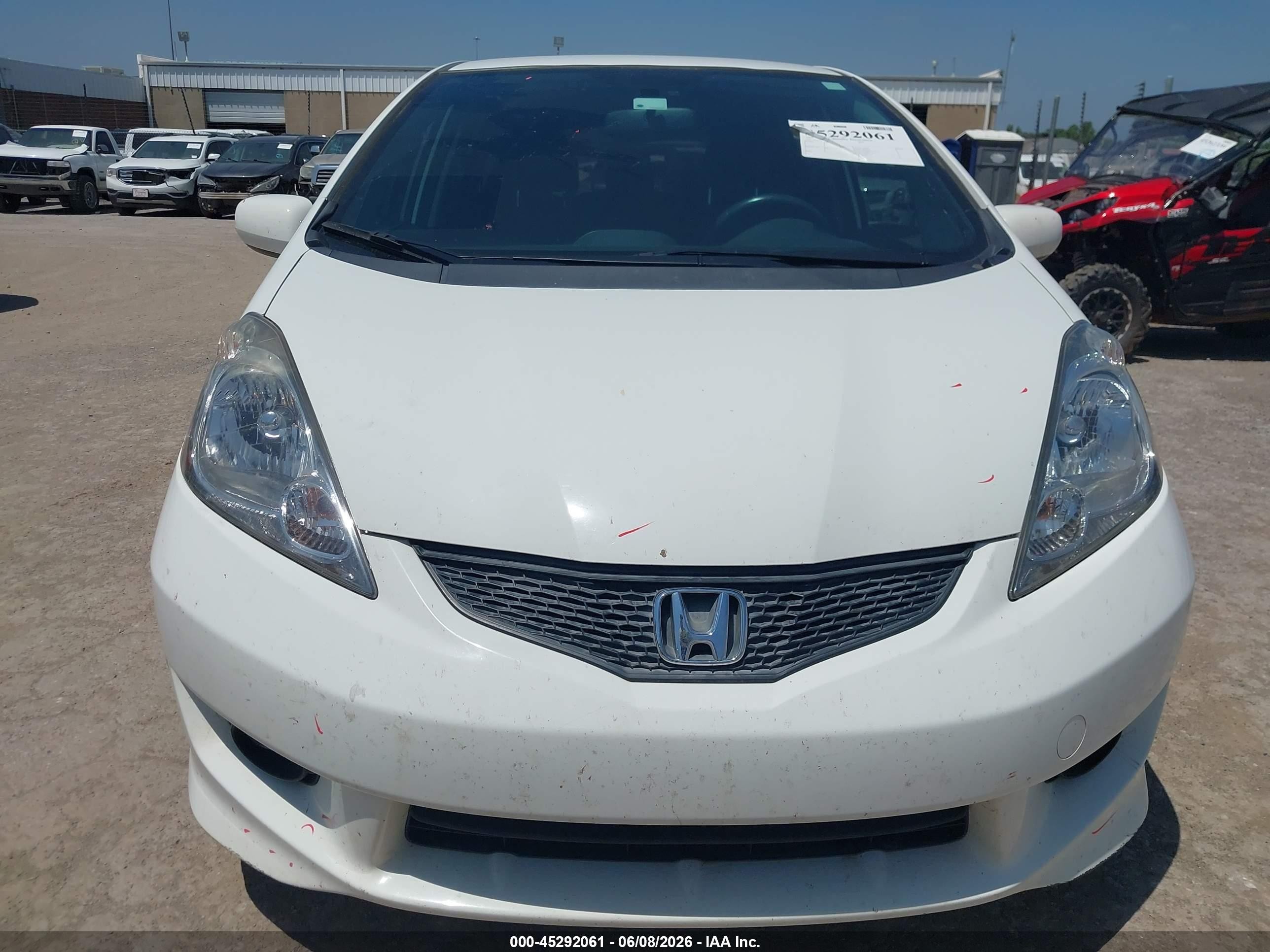 2009 Honda Fit Sport White vin: JHMGE88419C001142