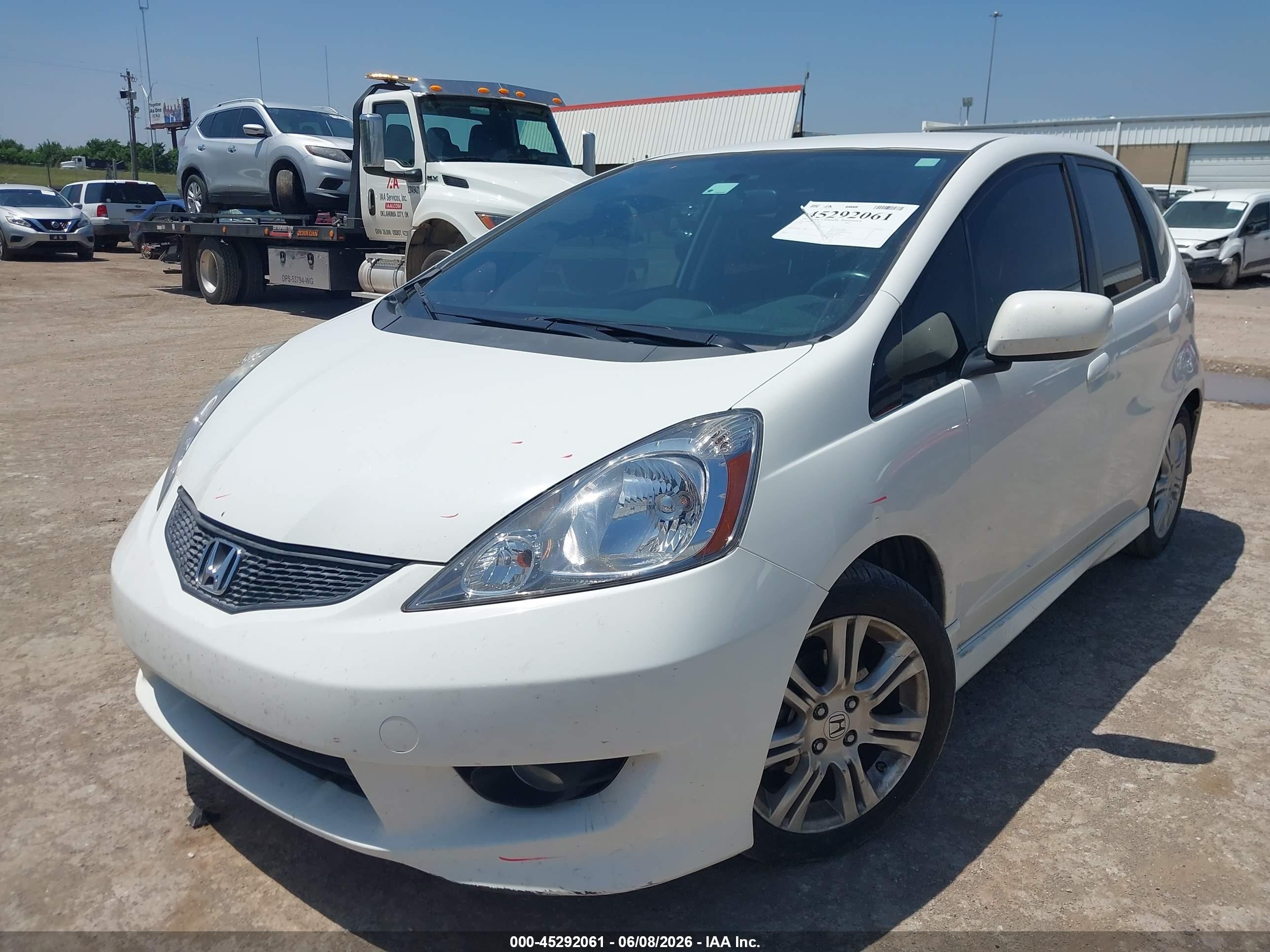 2009 Honda Fit Sport White vin: JHMGE88419C001142