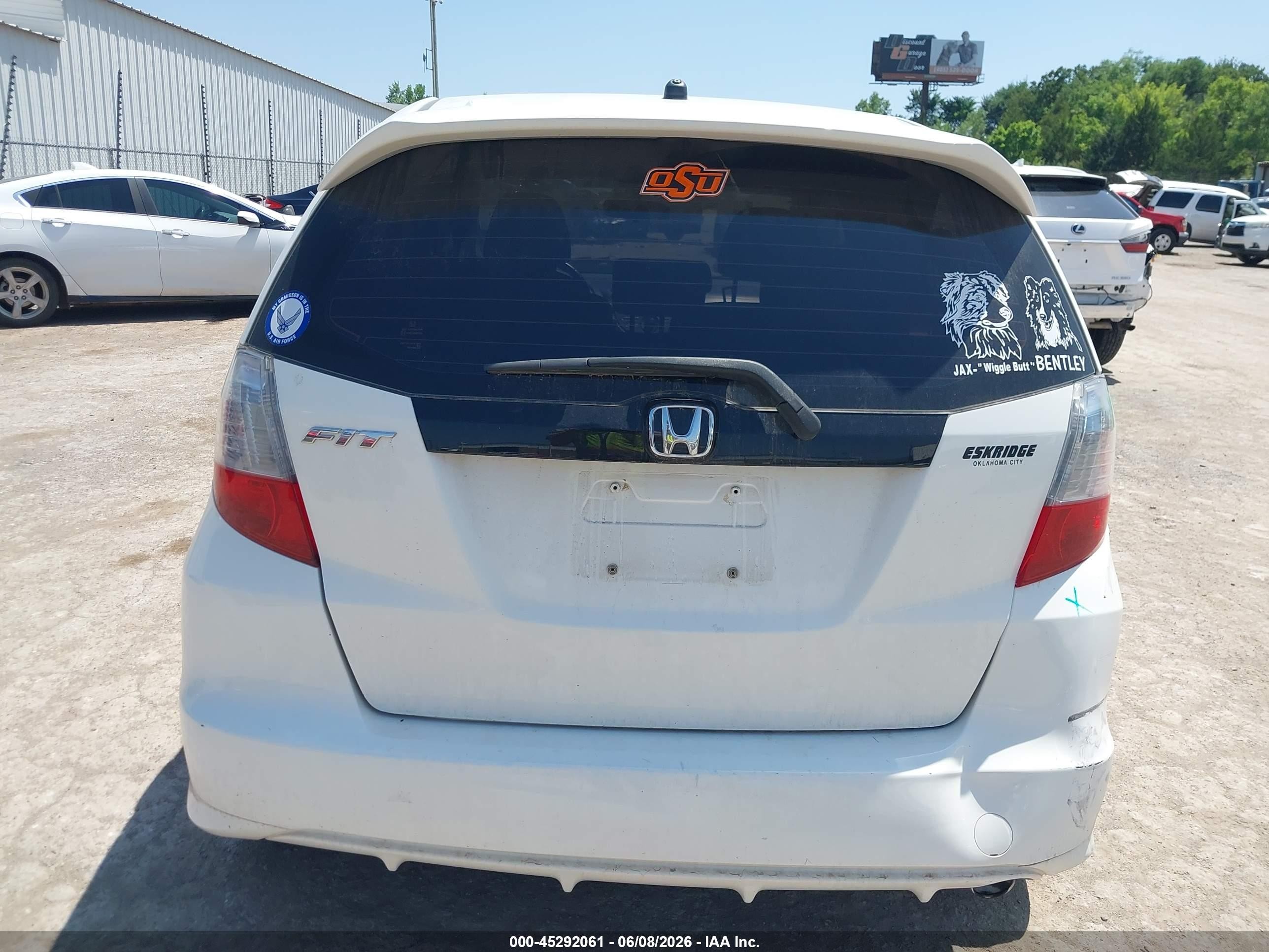 2009 Honda Fit Sport White vin: JHMGE88419C001142