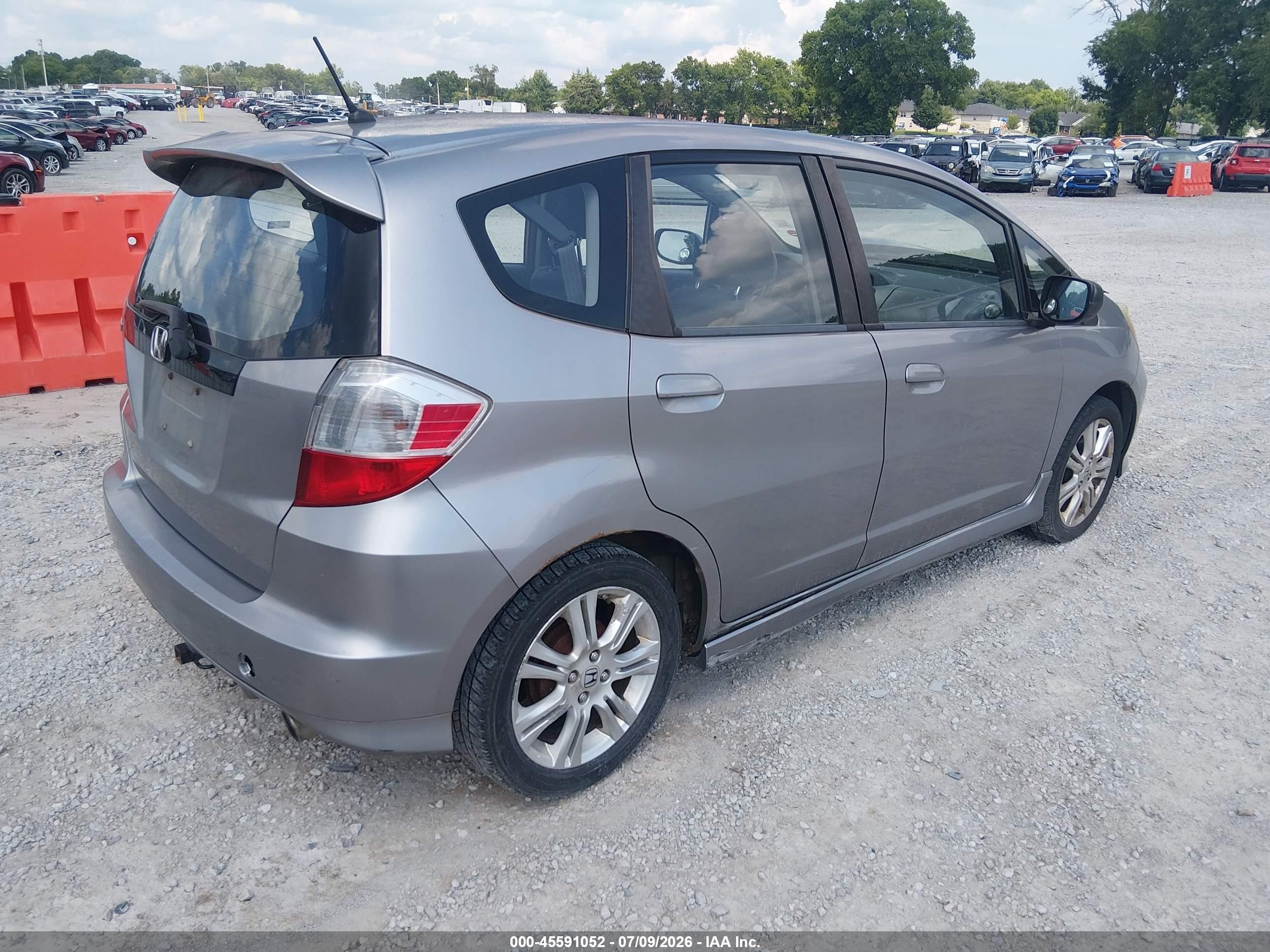 2009 Honda Fit Sport Silver vin: JHMGE88419S037919