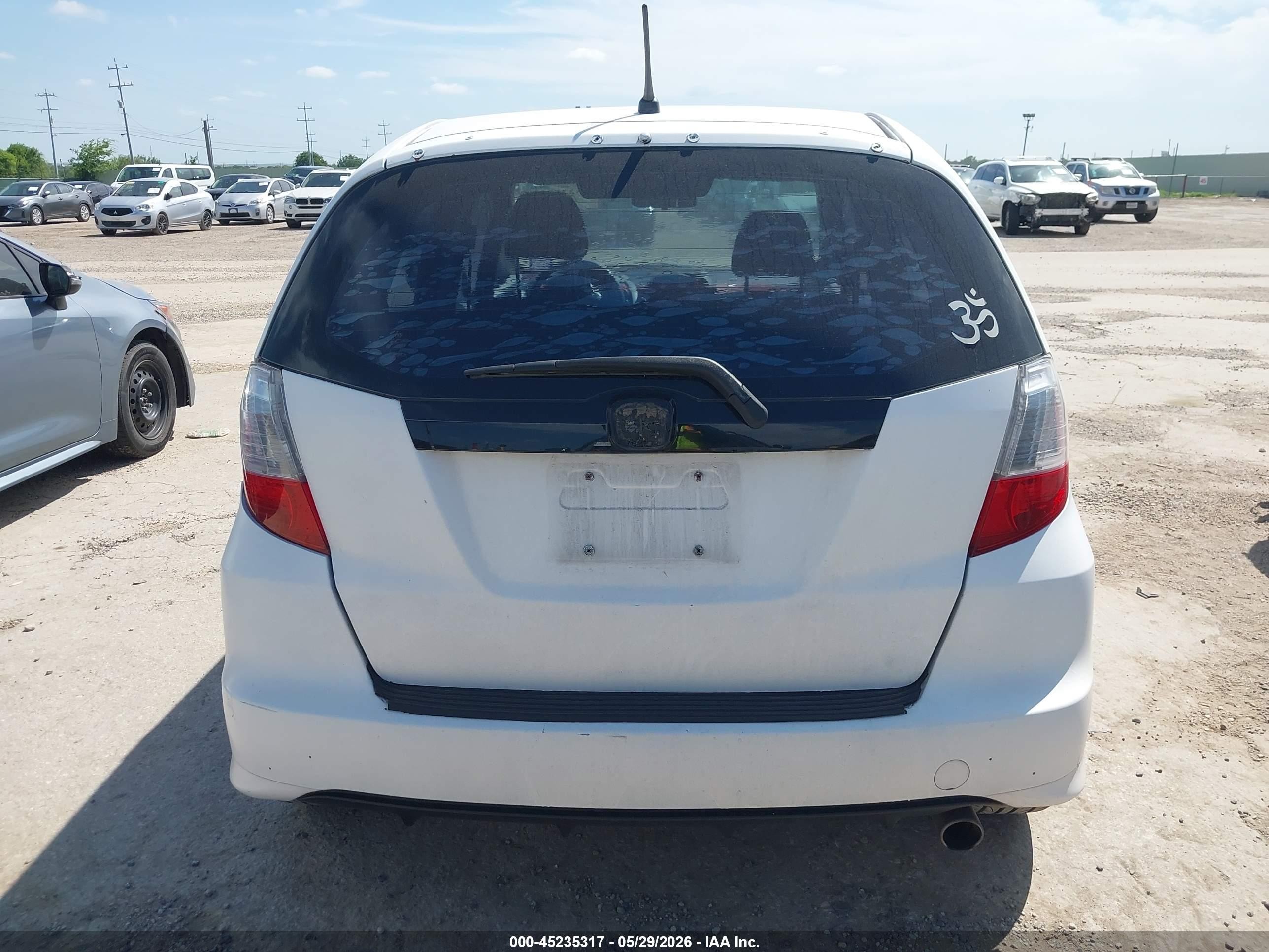2009 Honda Fit Sport White vin: JHMGE88419S069401