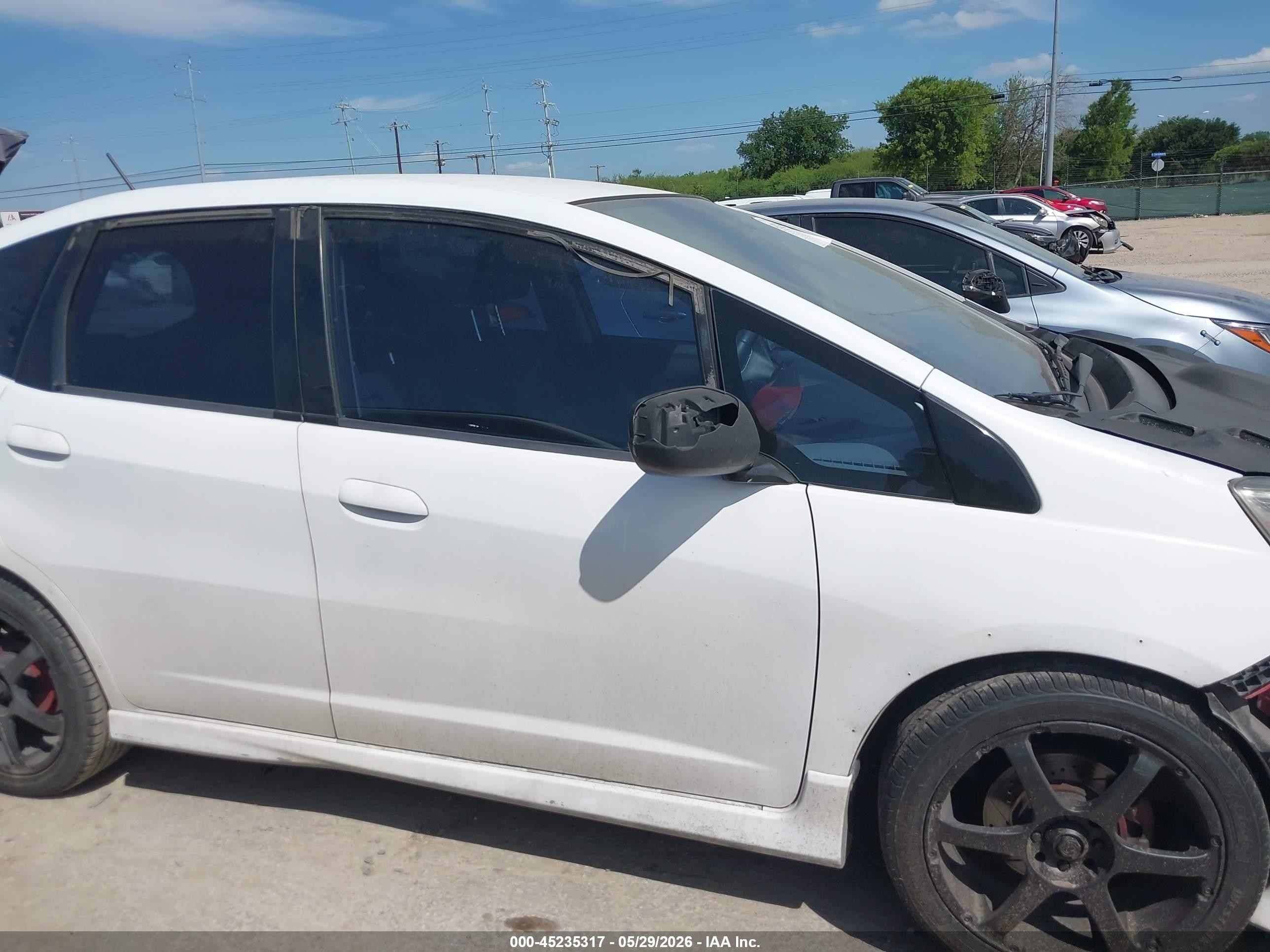 2009 Honda Fit Sport White vin: JHMGE88419S069401