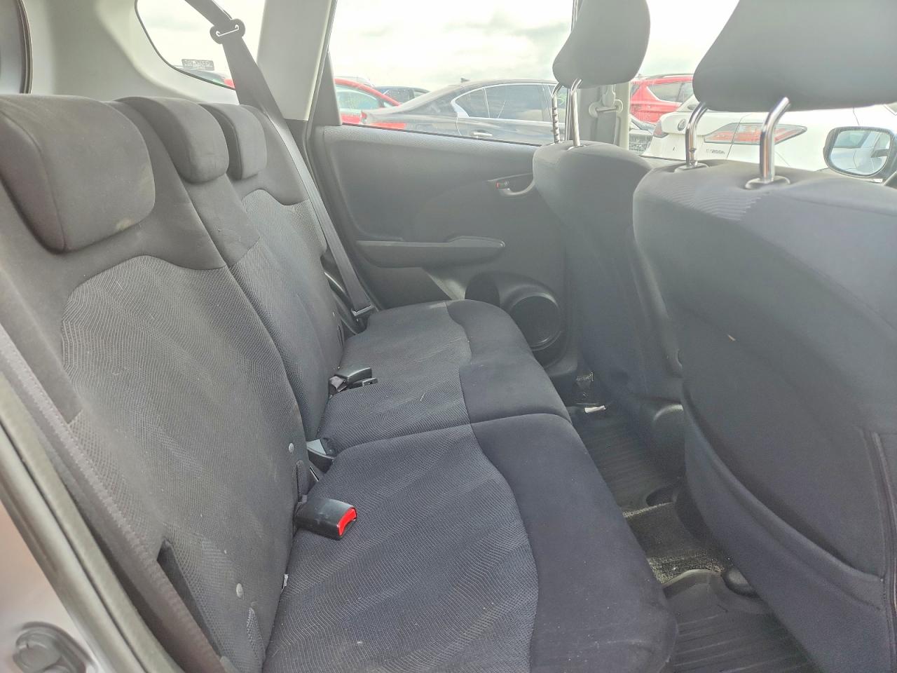 2009 Honda Fit Sport Silver vin: JHMGE88429S012091