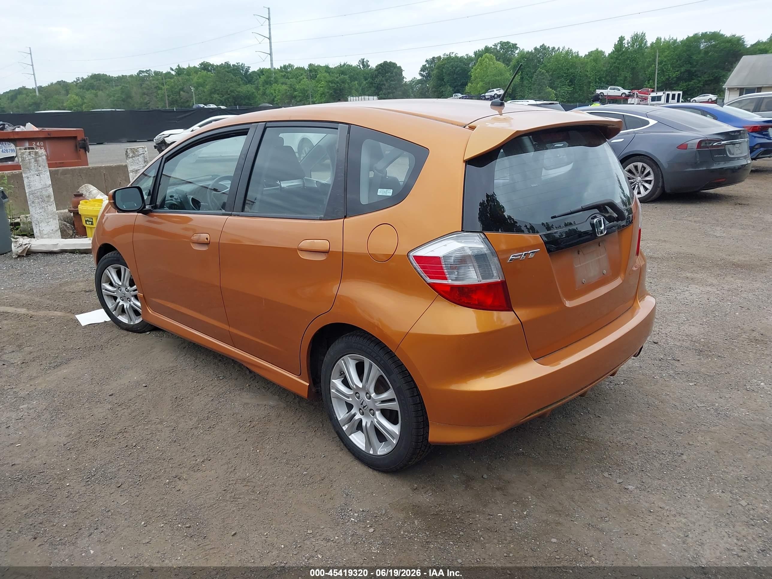 2009 Honda Fit Sport Orange vin: JHMGE88429S033684