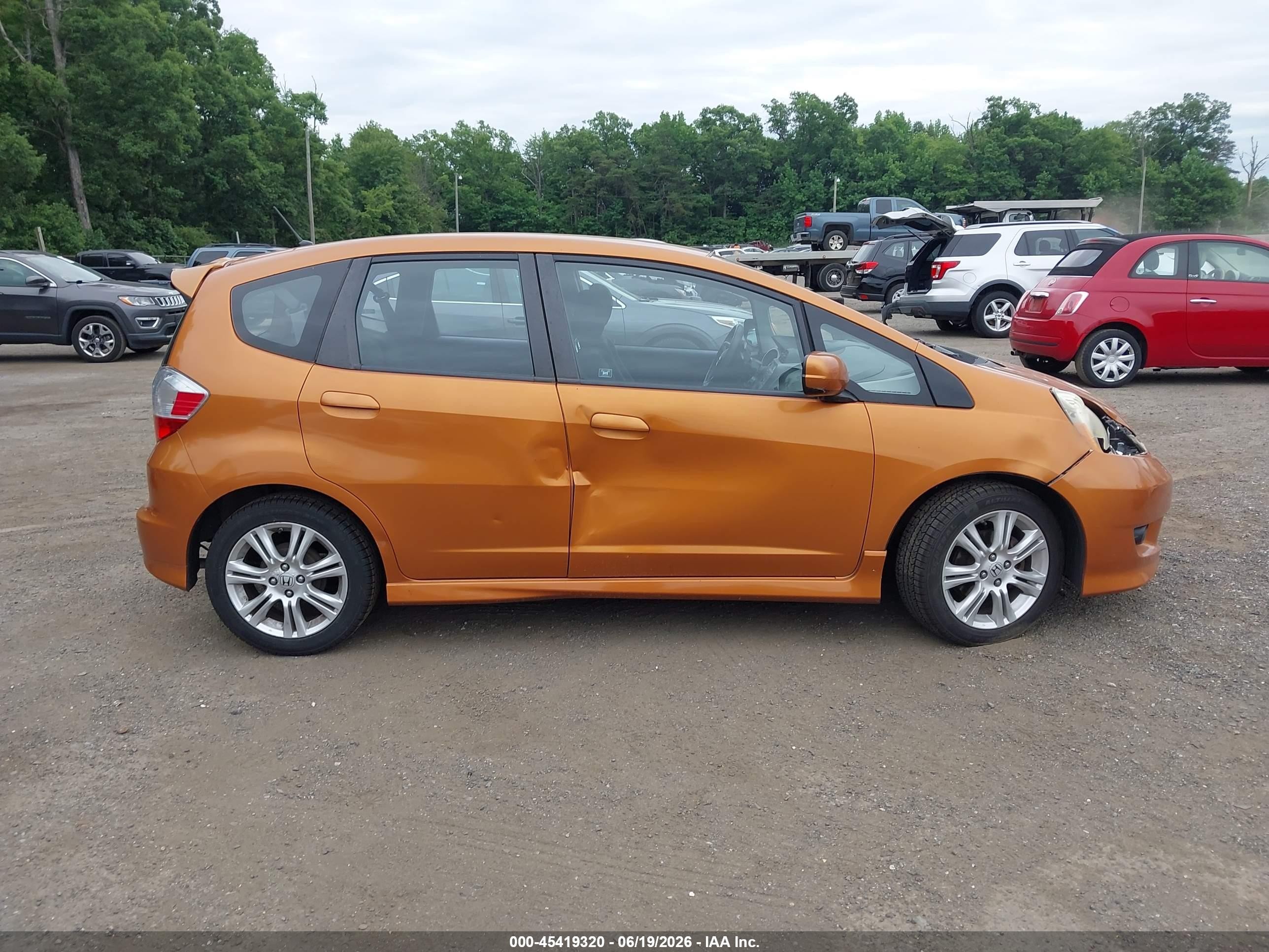 2009 Honda Fit Sport Orange vin: JHMGE88429S033684