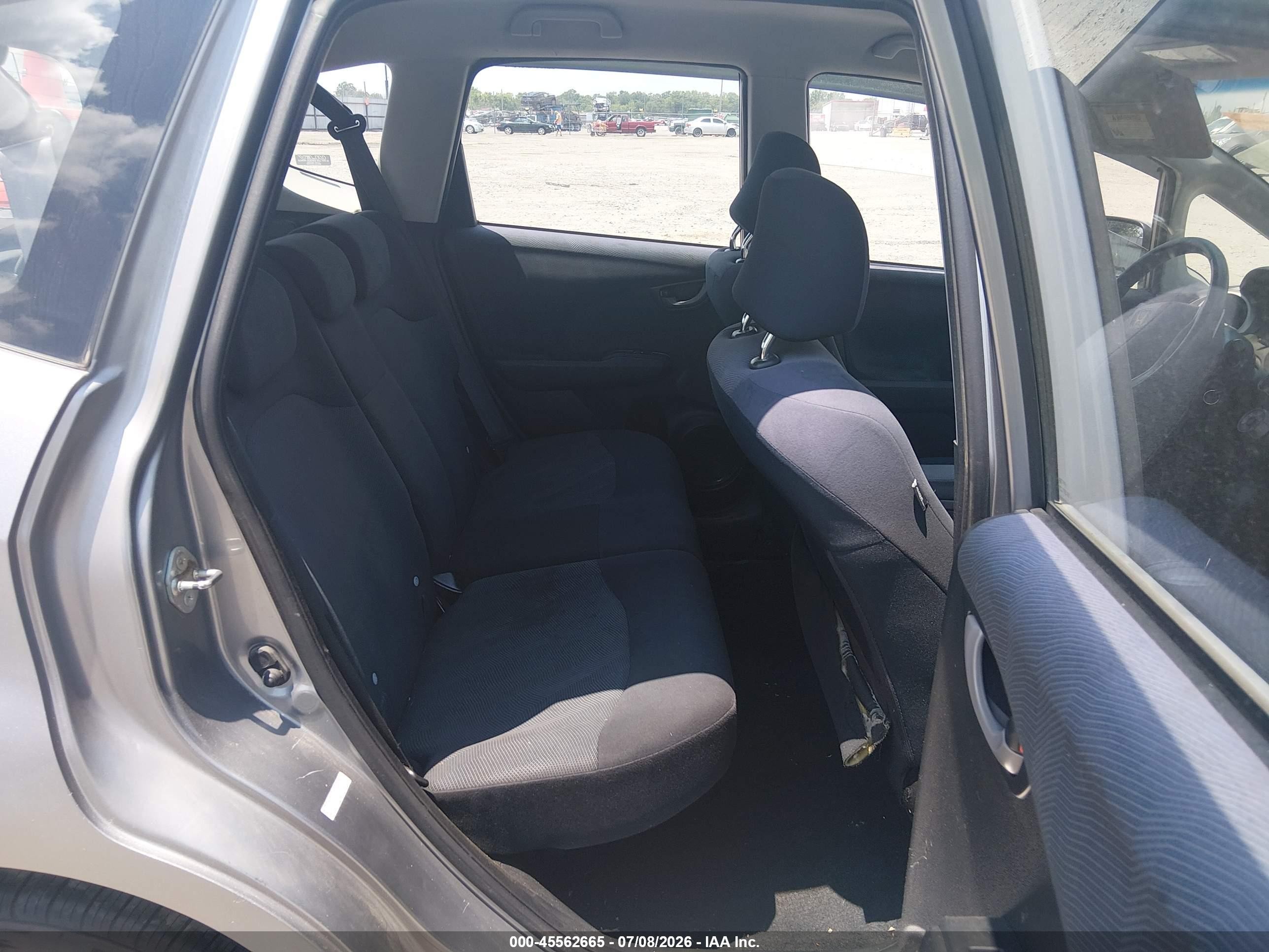 2009 Honda Fit Sport Silver vin: JHMGE88429S068452