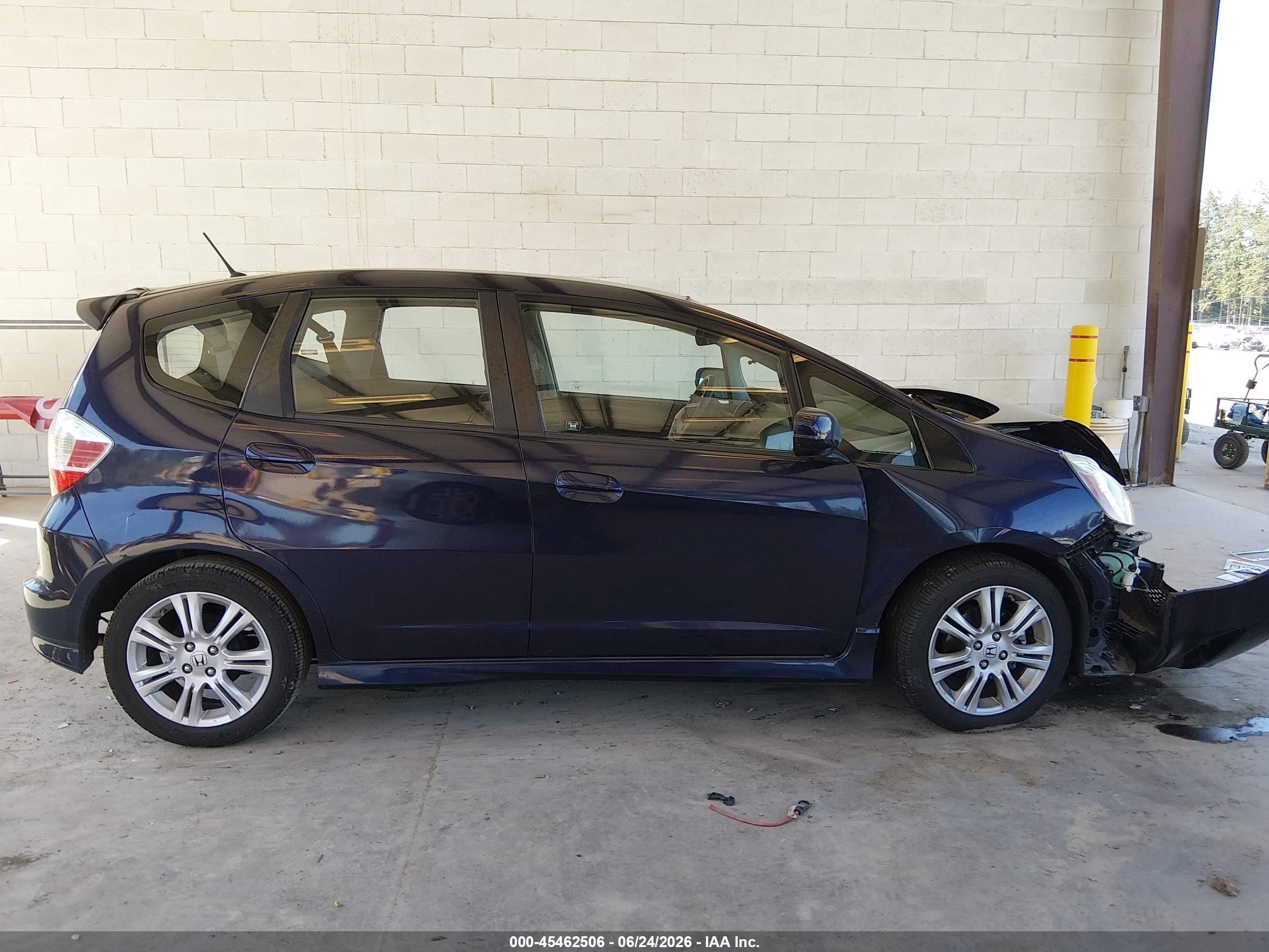 2009 Honda Fit Sport Blue vin: JHMGE88429S075093