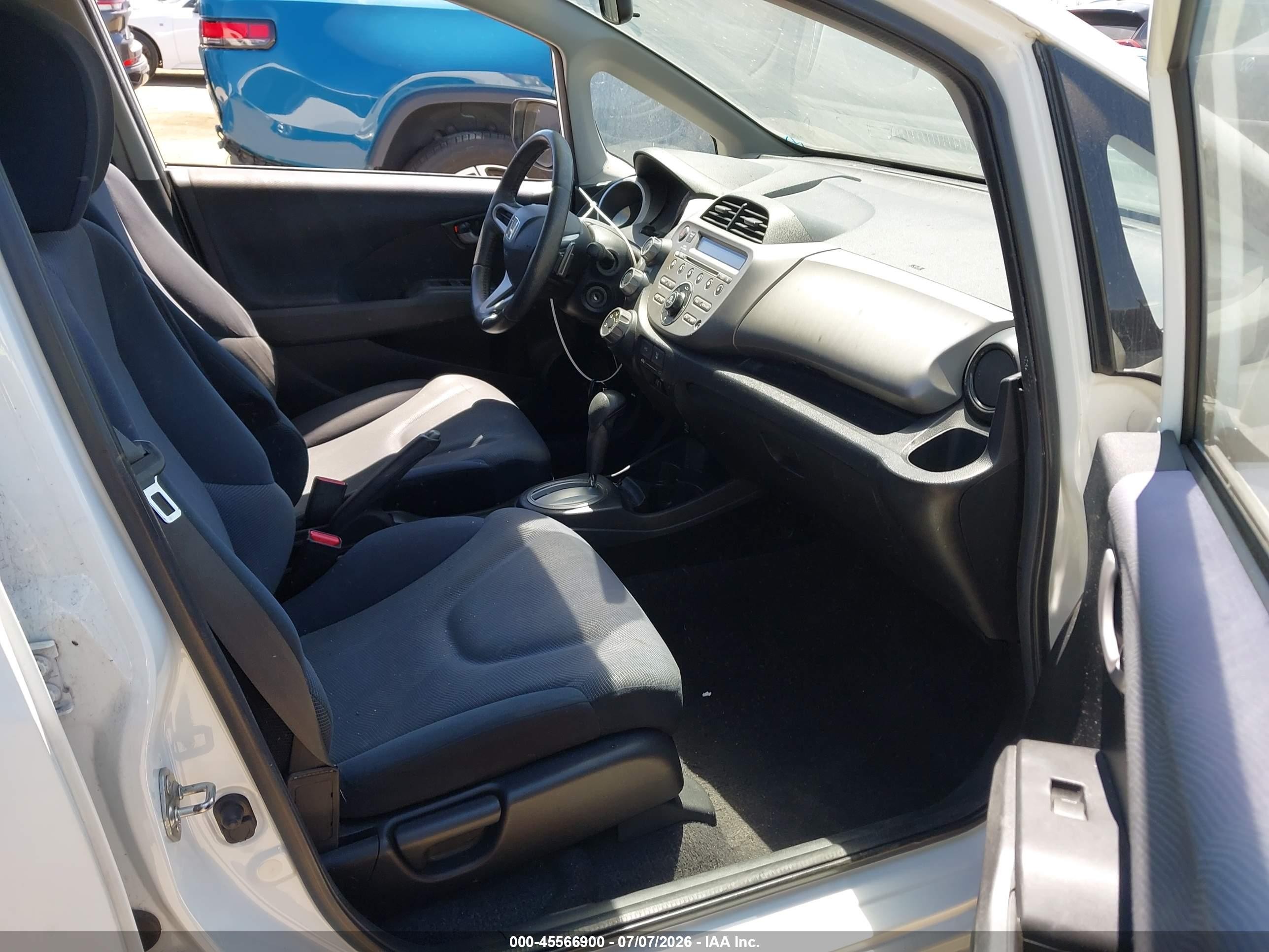 2009 Honda Fit Sport White vin: JHMGE88439C000767