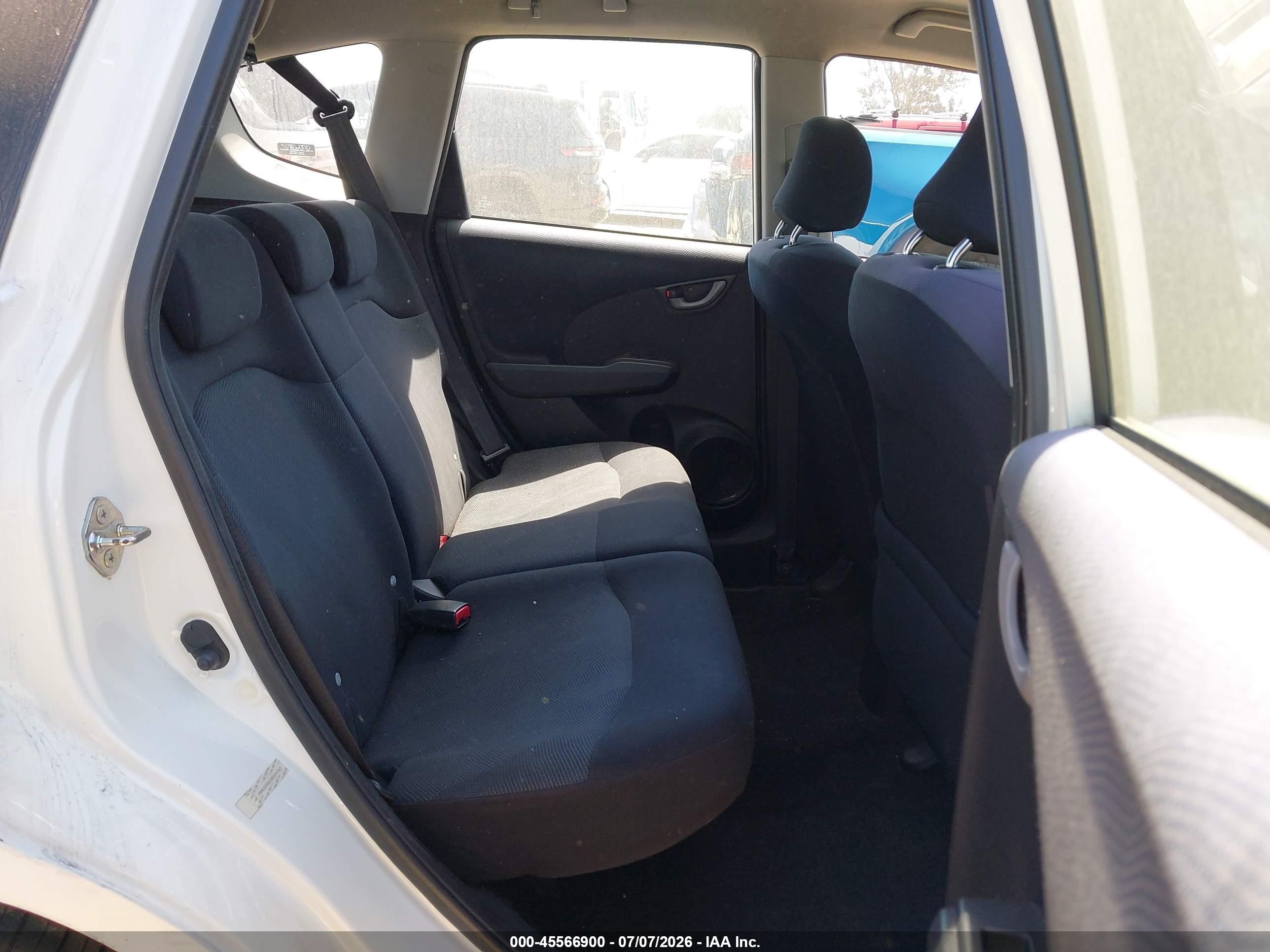 2009 Honda Fit Sport White vin: JHMGE88439C000767