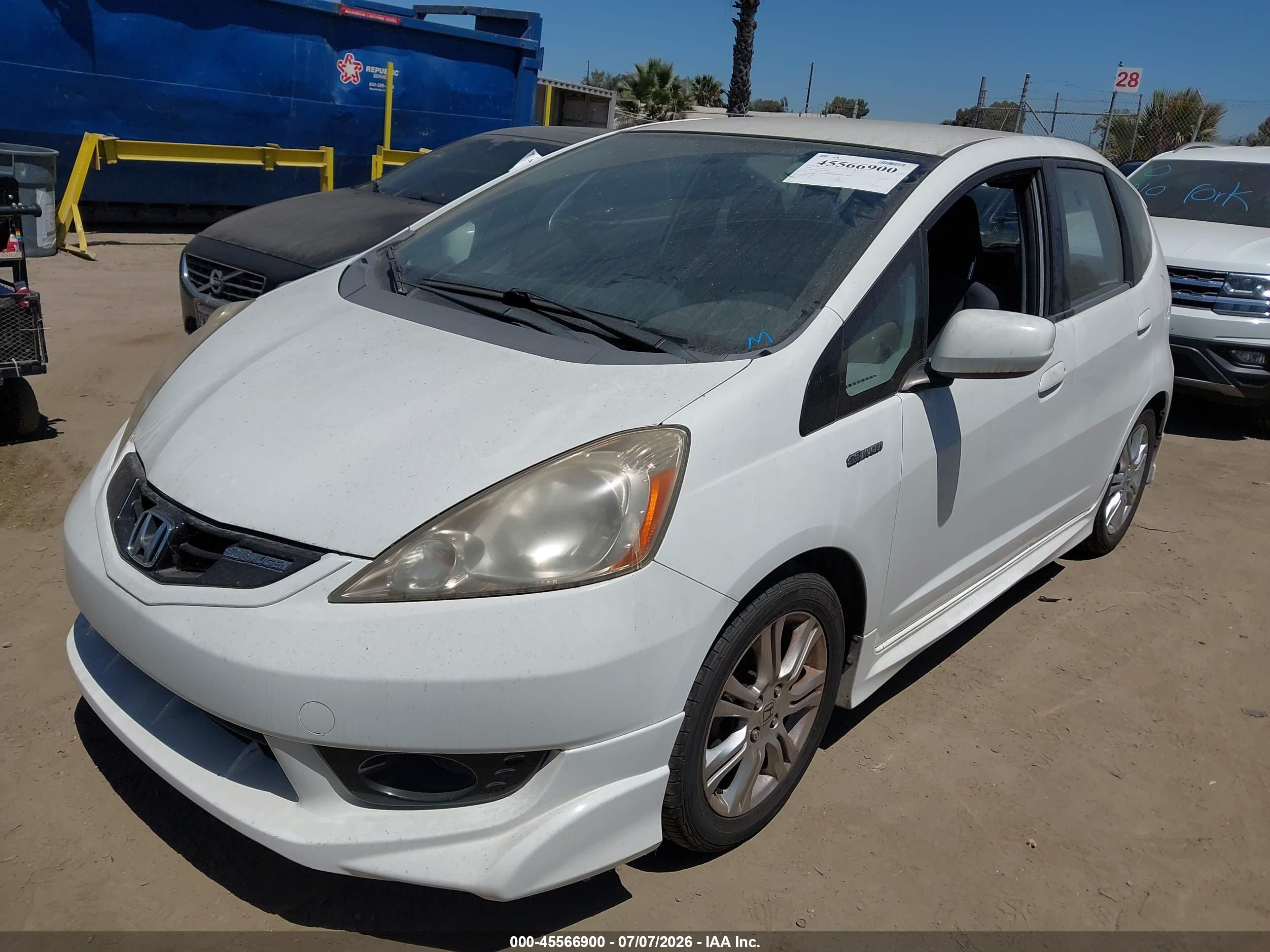 2009 Honda Fit Sport White vin: JHMGE88439C000767
