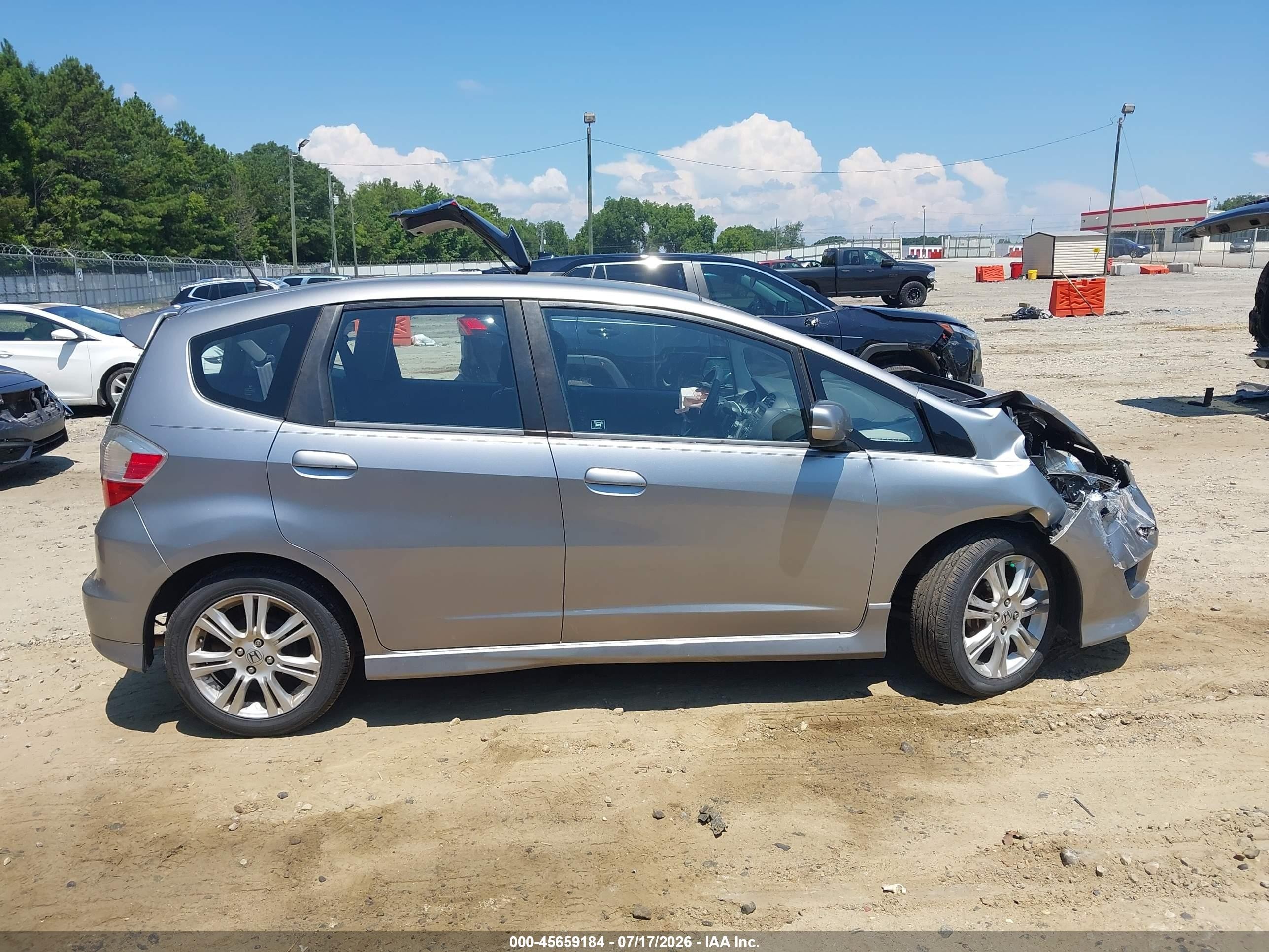 2009 Honda Fit Sport Silver vin: JHMGE88439S002962