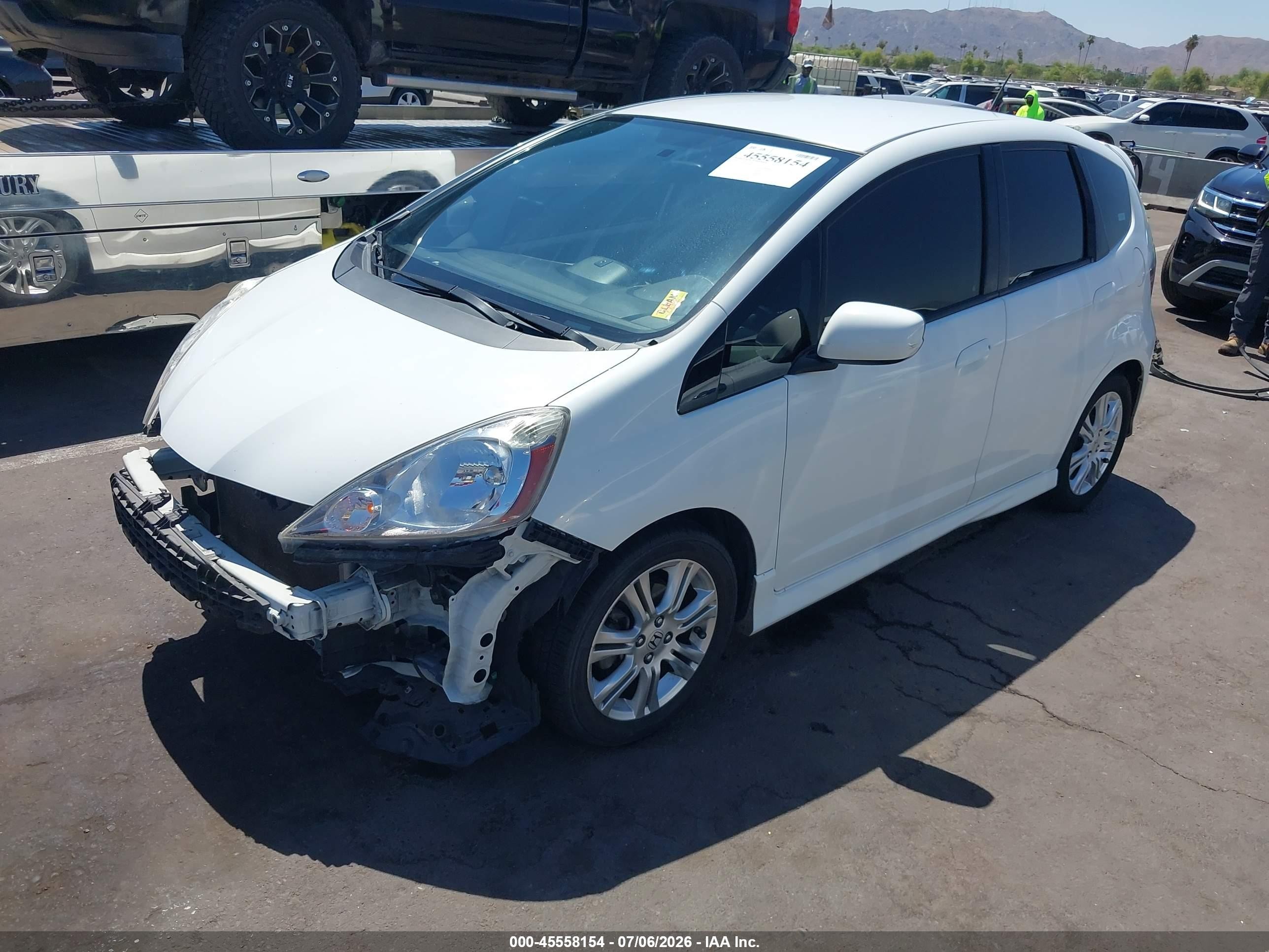 2009 Honda Fit Sport White vin: JHMGE88459S056800