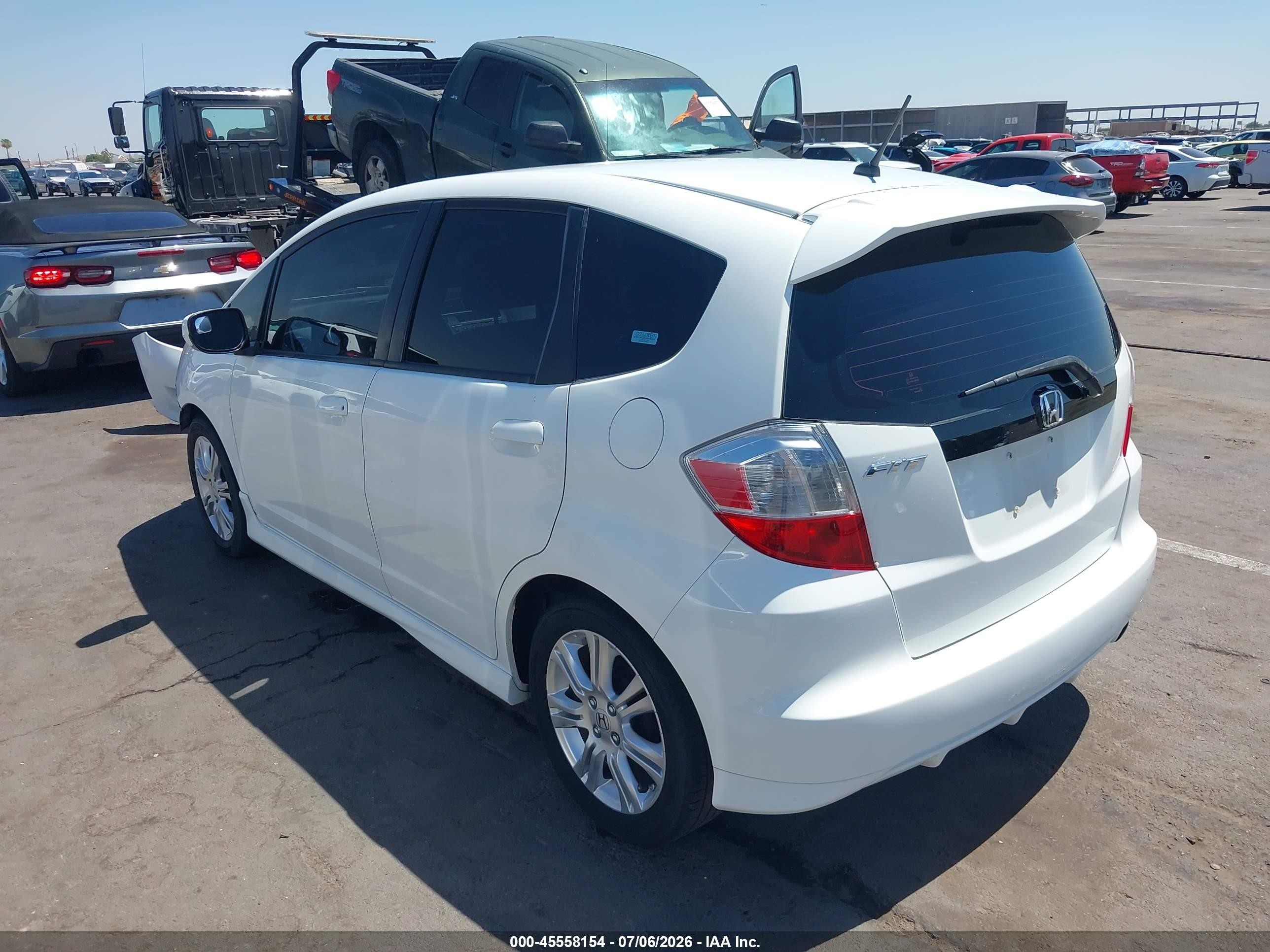 2009 Honda Fit Sport White vin: JHMGE88459S056800