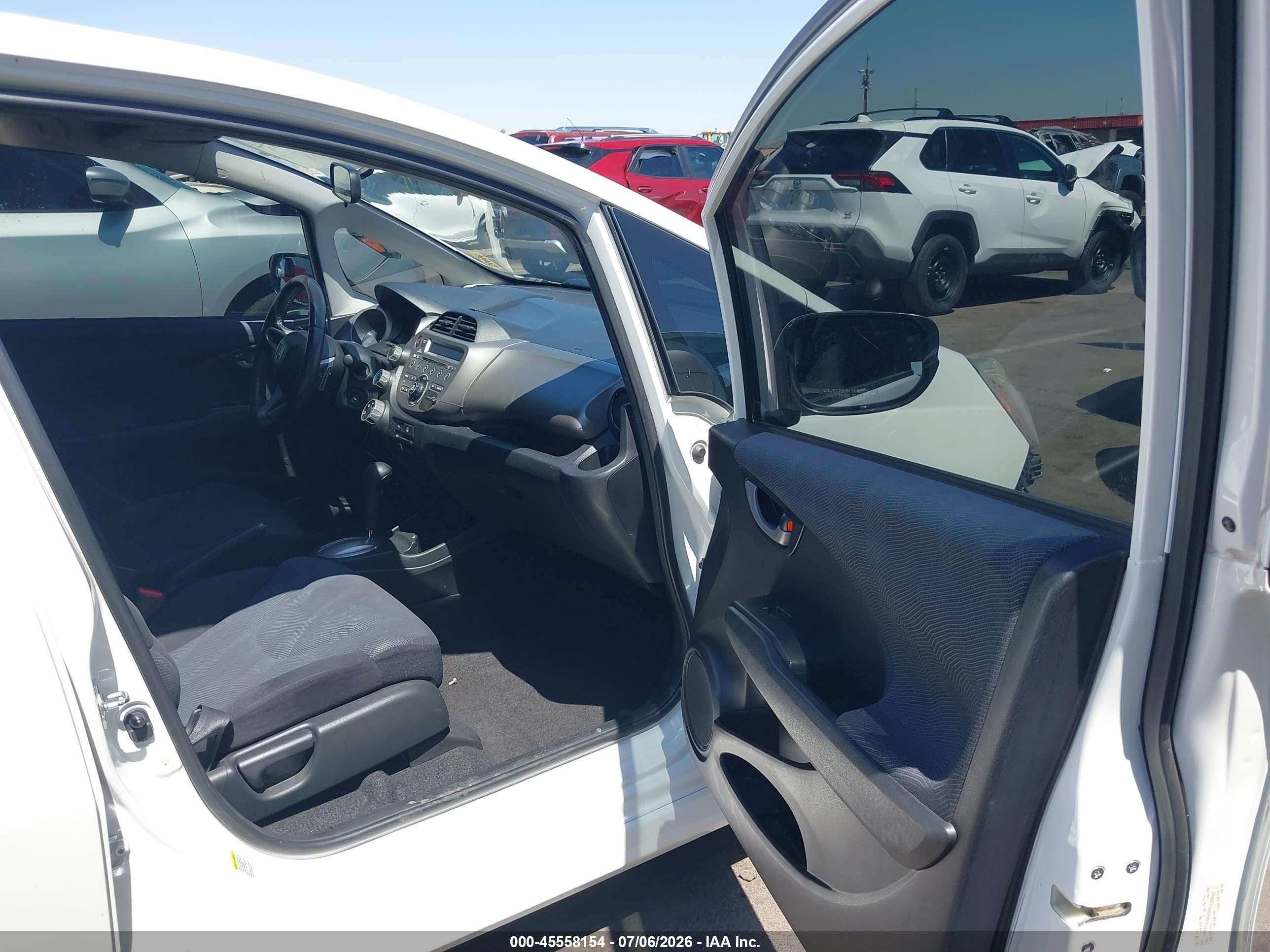 2009 Honda Fit Sport White vin: JHMGE88459S056800