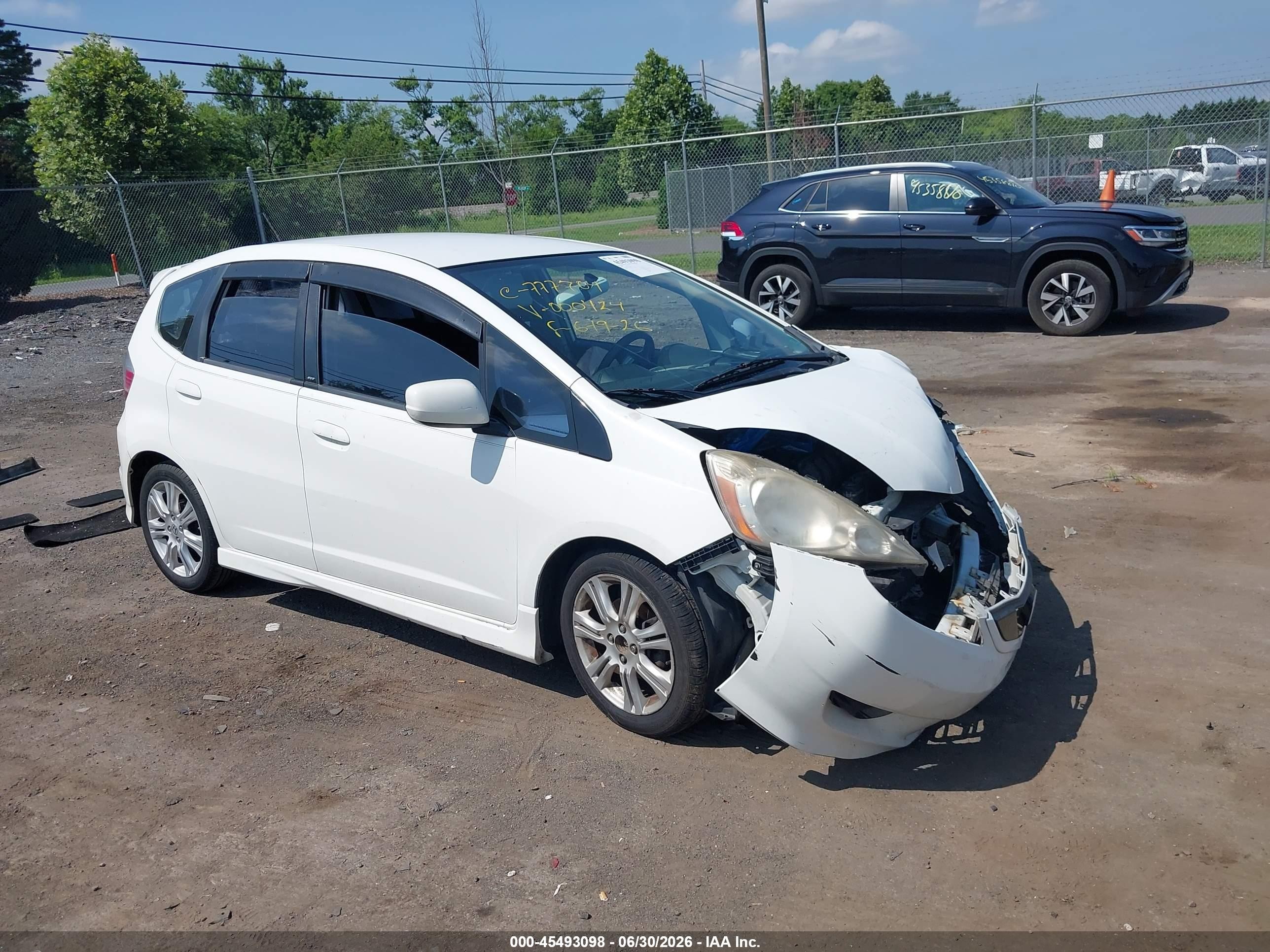 2009 Honda Fit Sport White vin: JHMGE88469C000424