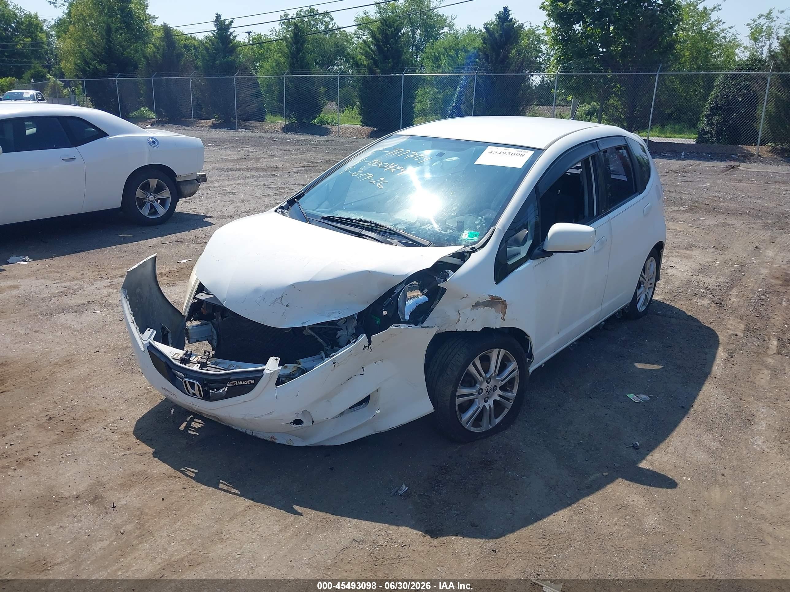 2009 Honda Fit Sport Белый vin: JHMGE88469C000424
