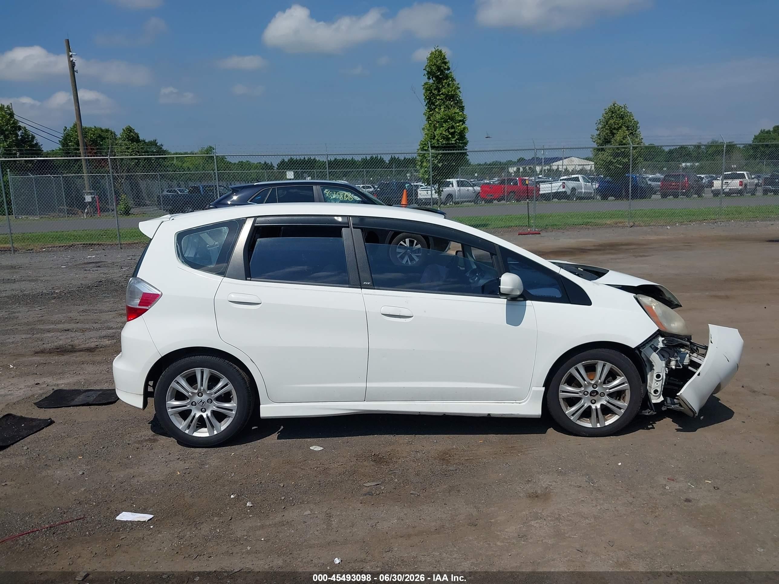 2009 Honda Fit Sport Белый vin: JHMGE88469C000424