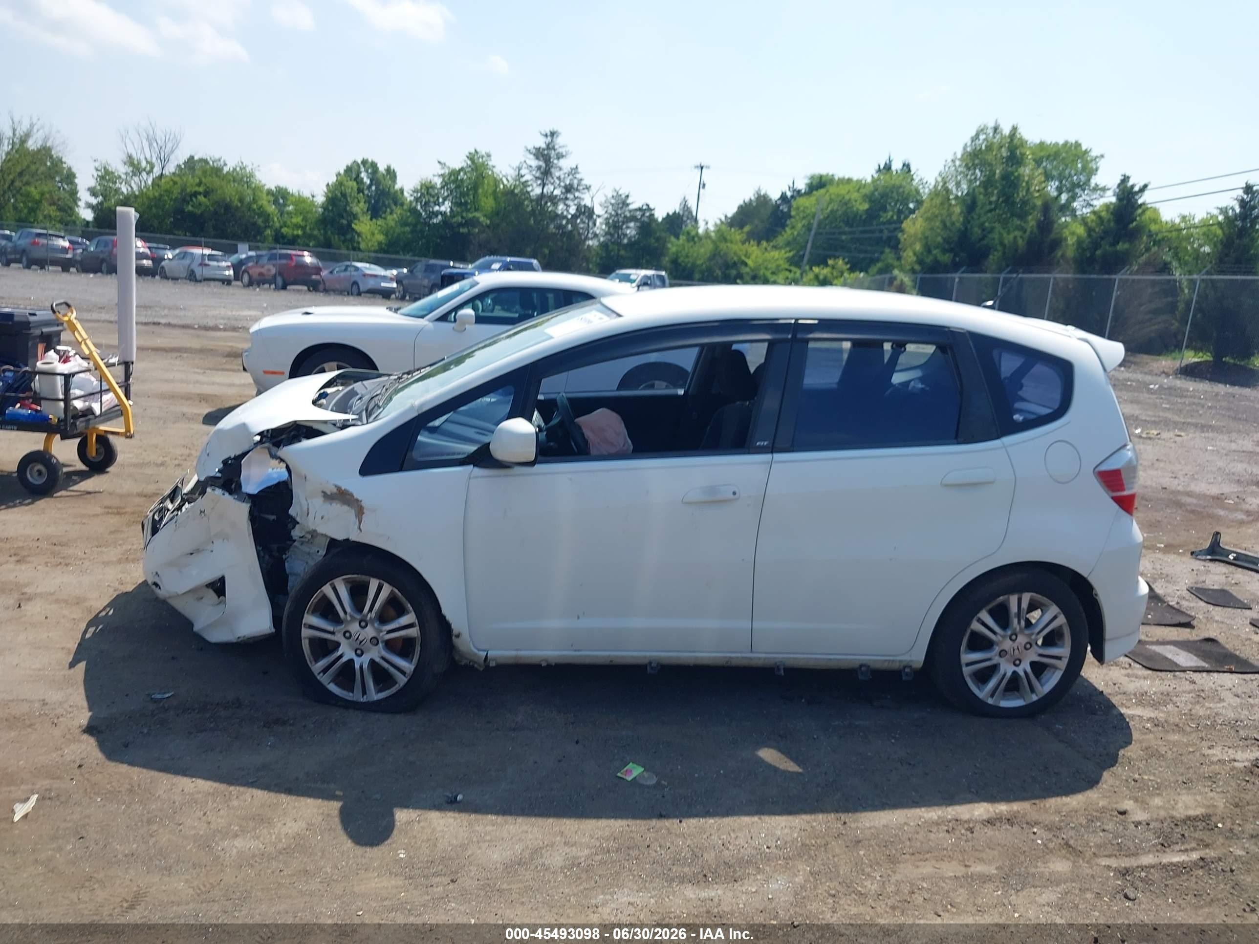 2009 Honda Fit Sport Белый vin: JHMGE88469C000424