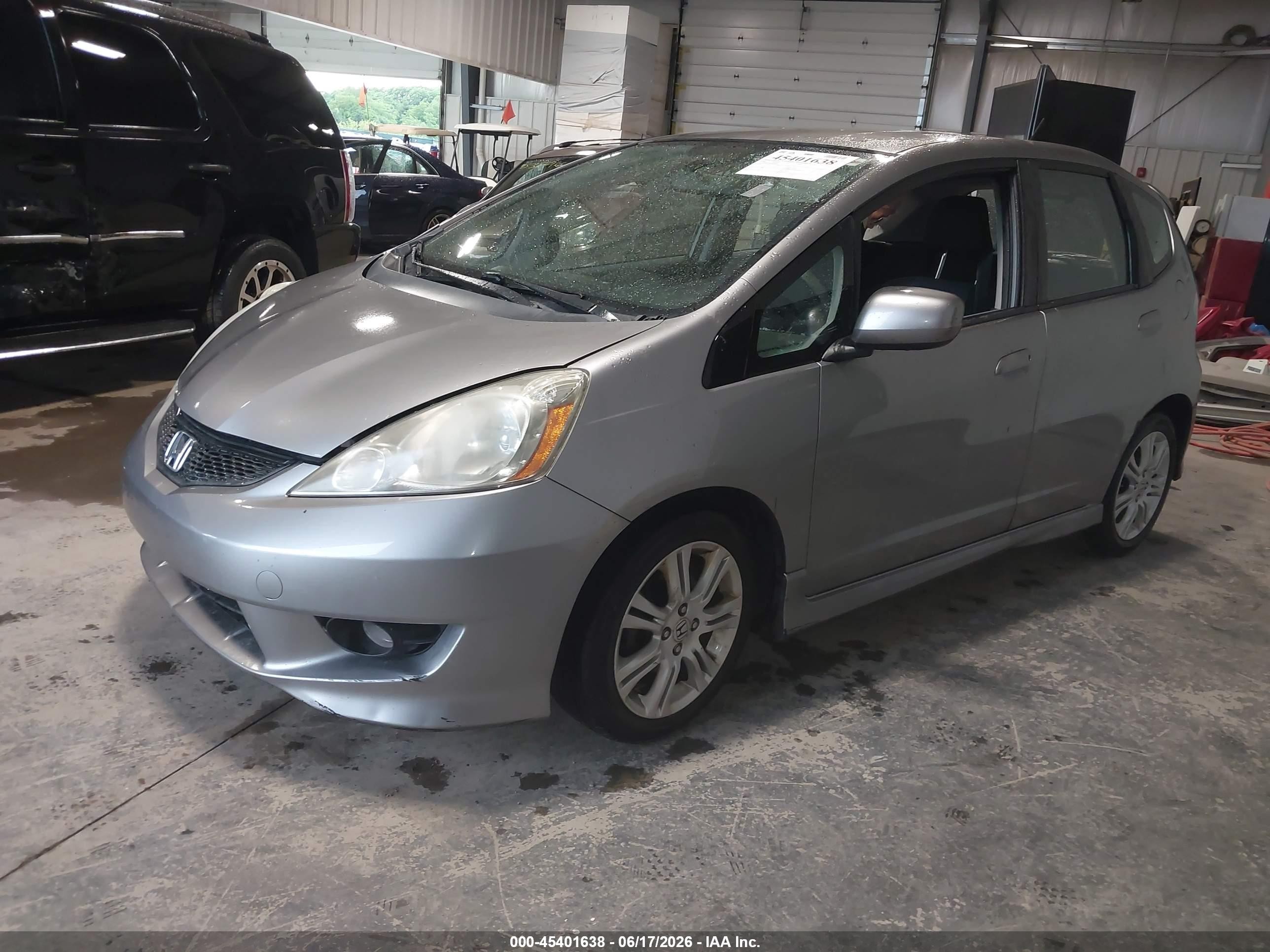 2009 Honda Fit Sport Silver vin: JHMGE88469S060869