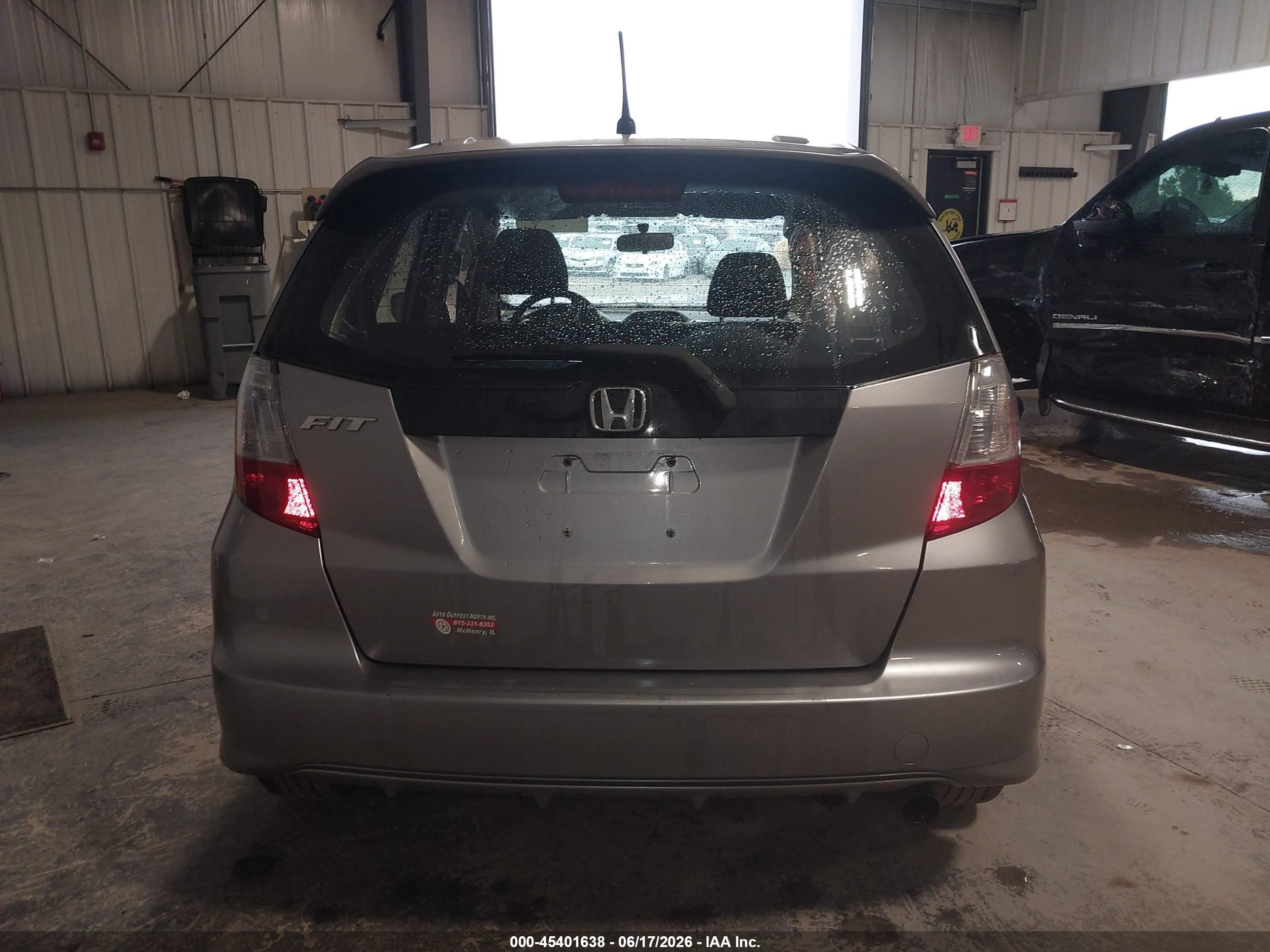 2009 Honda Fit Sport Silver vin: JHMGE88469S060869