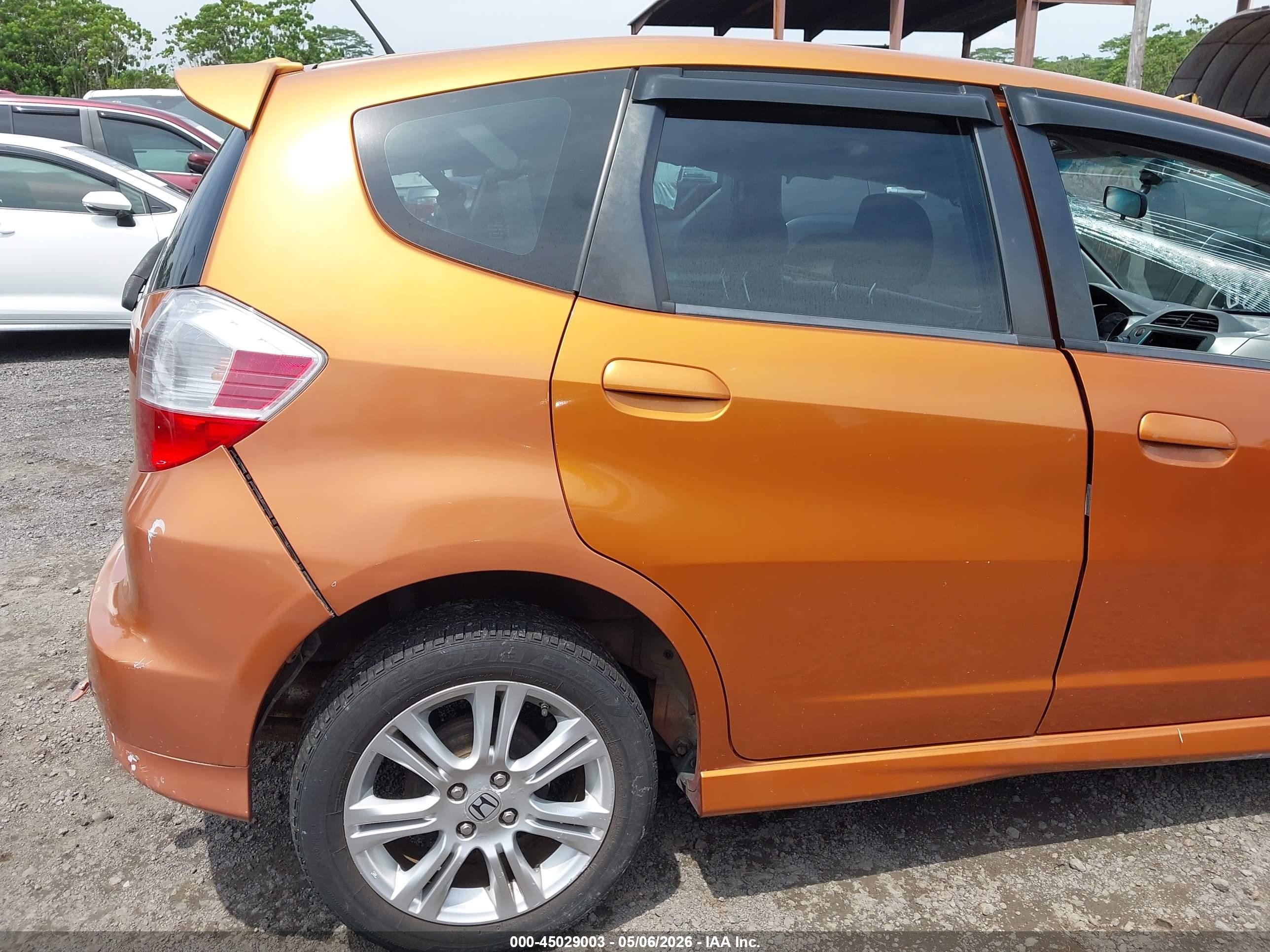 2009 Honda Fit Sport Orange vin: JHMGE88479S033695