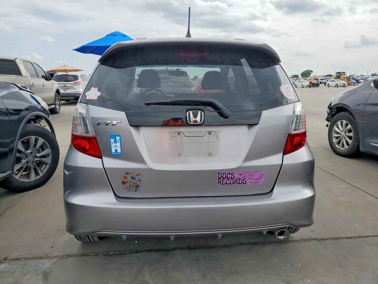 2009 Honda Fit Sport Silver vin: JHMGE88479S068513