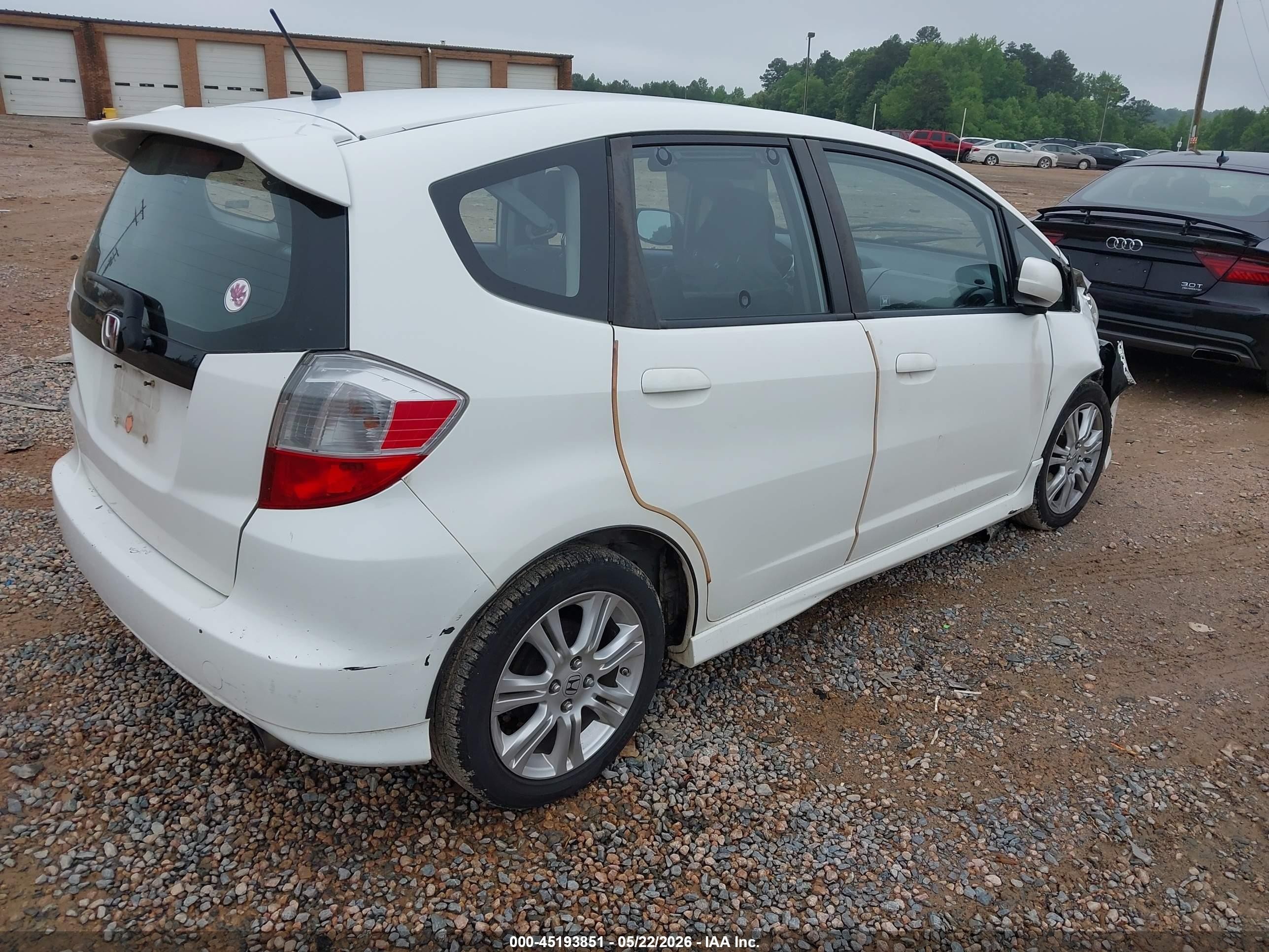 2009 Honda Fit Sport White vin: JHMGE88489S010376
