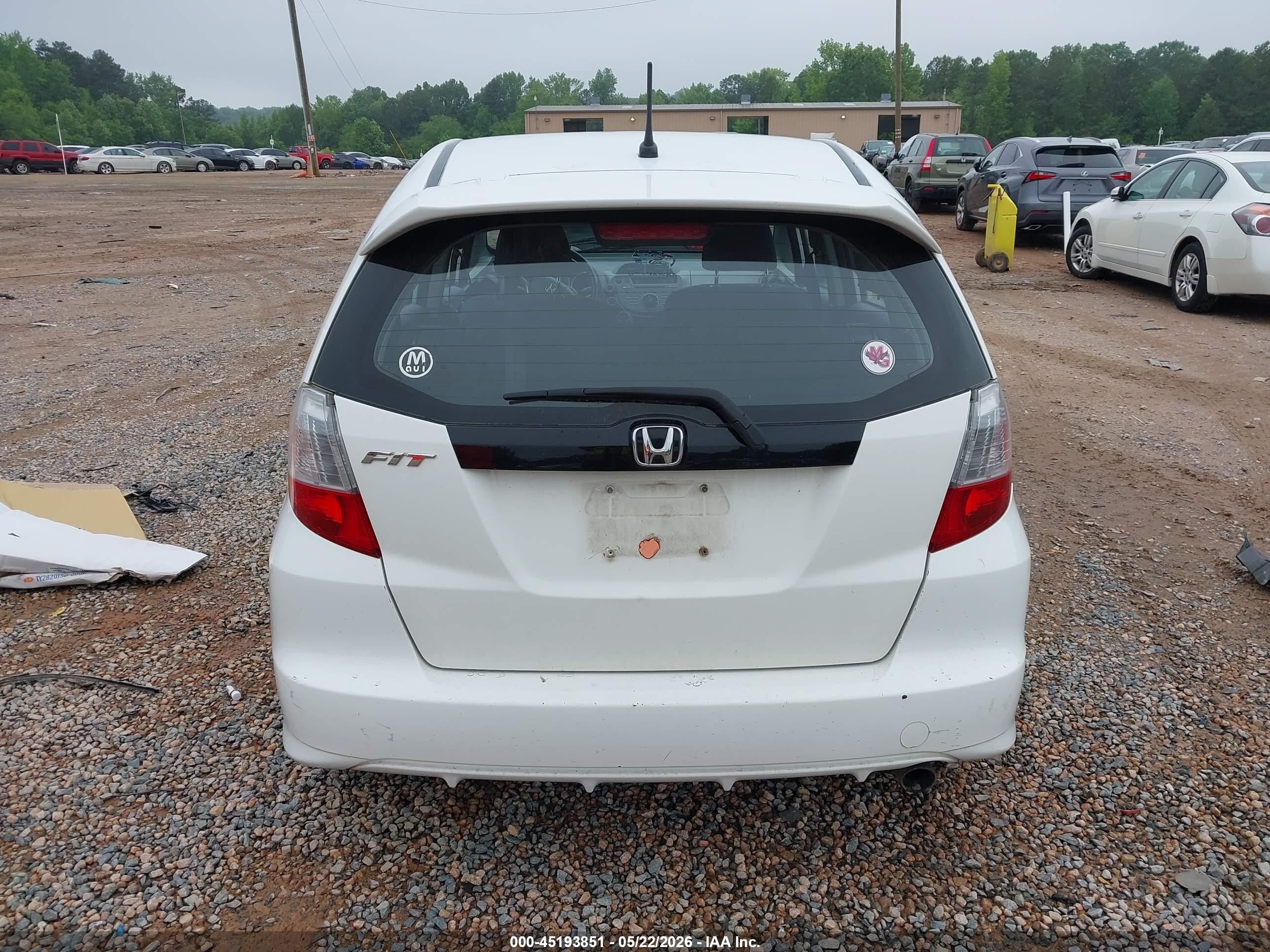 2009 Honda Fit Sport White vin: JHMGE88489S010376