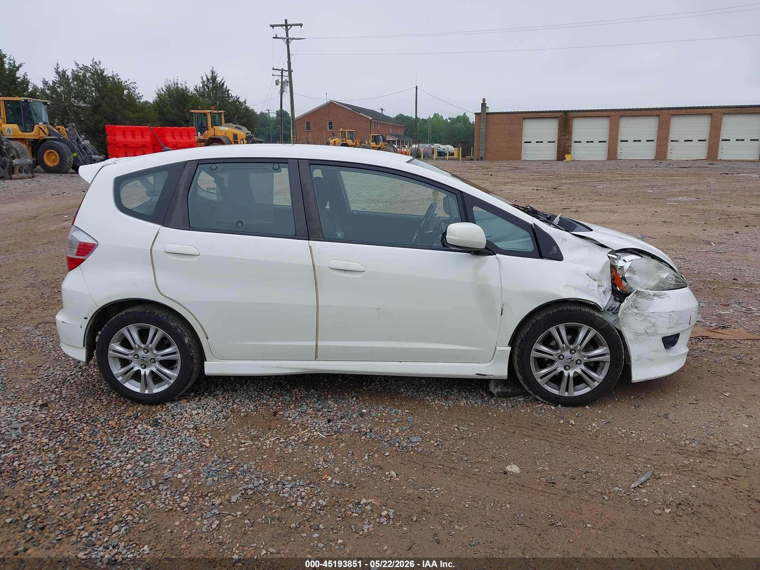 2009 Honda Fit Sport White vin: JHMGE88489S010376