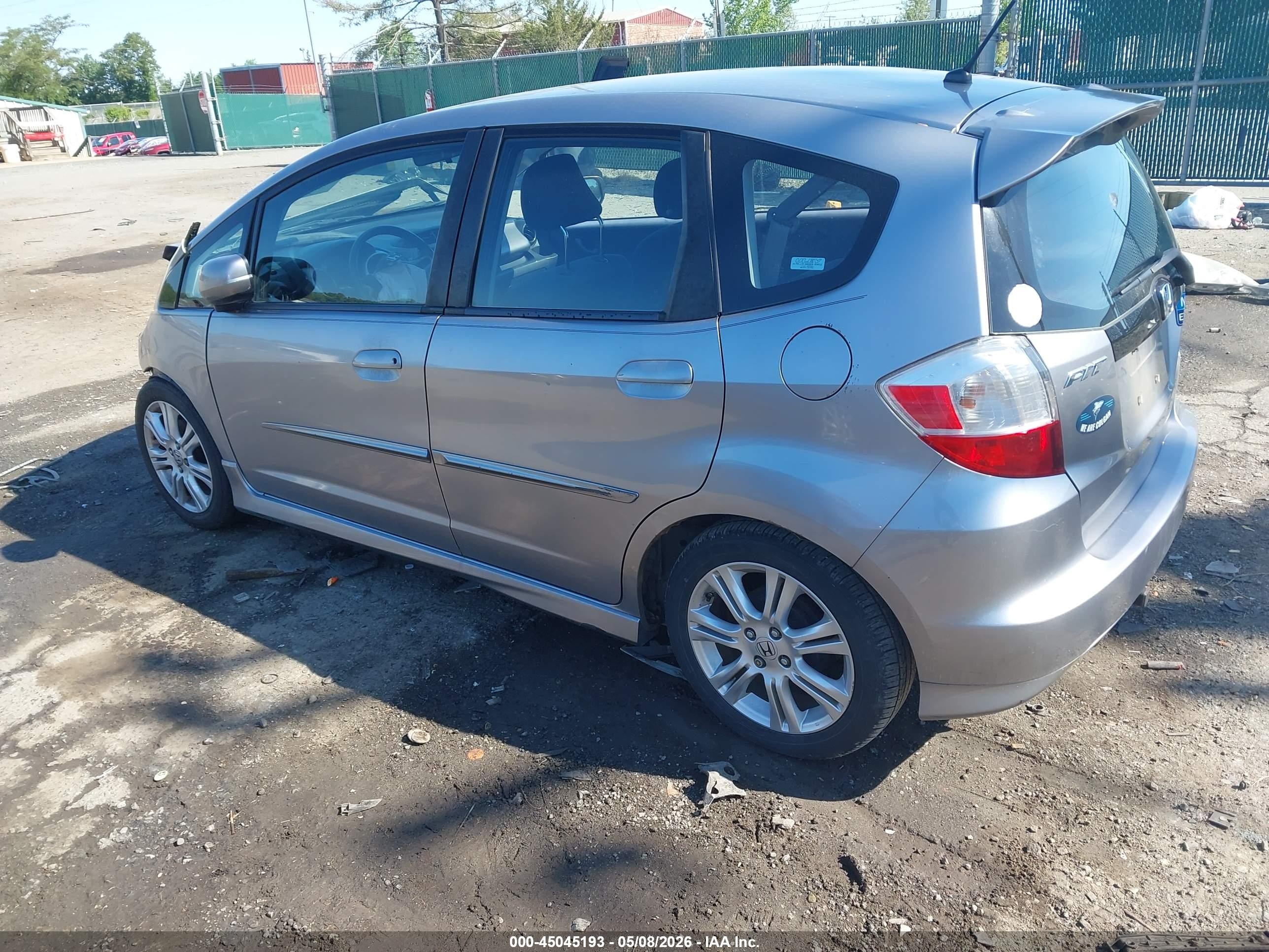 2009 Honda Fit Sport Silver vin: JHMGE88499S027221