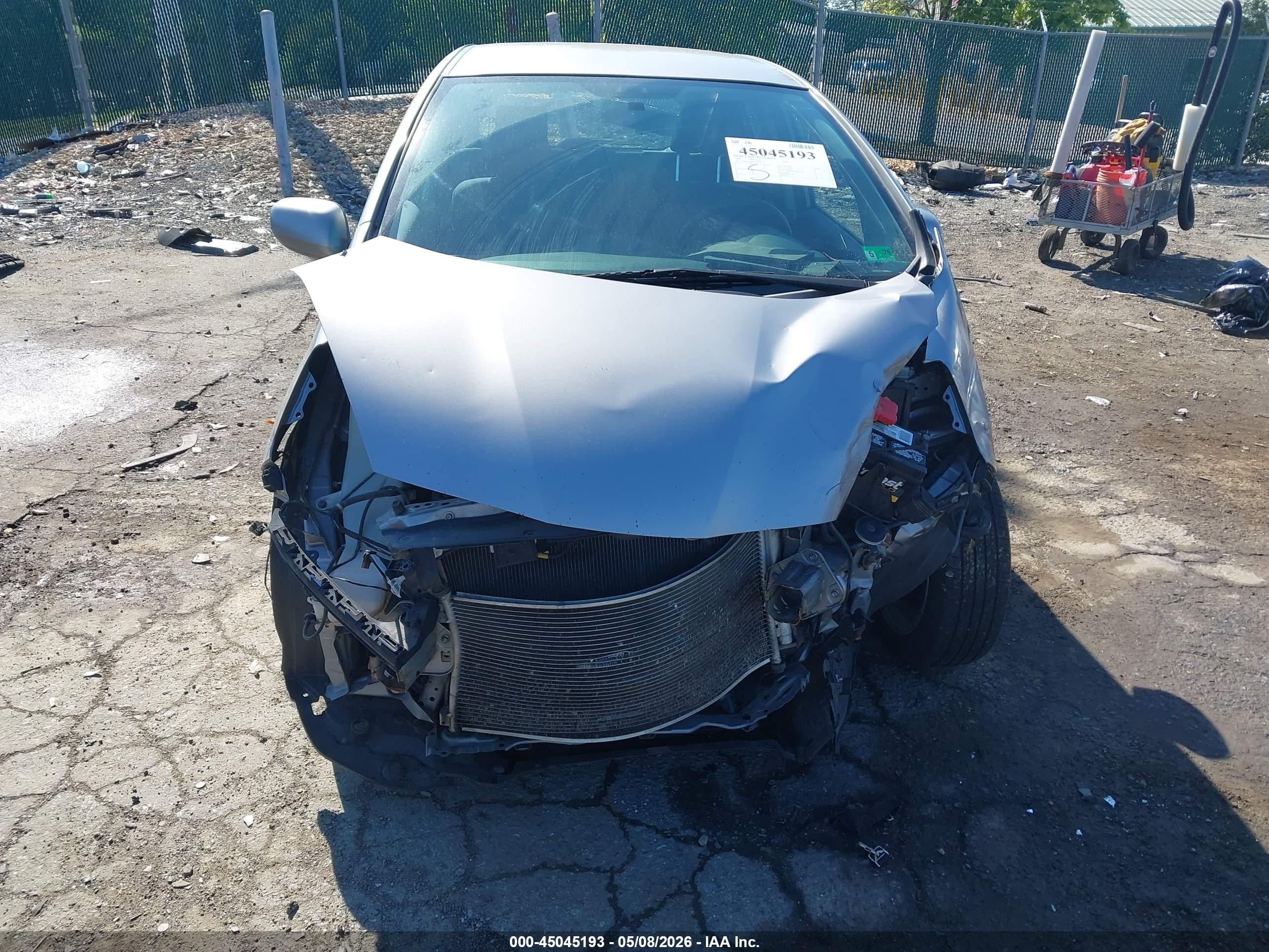 2009 Honda Fit Sport Silver vin: JHMGE88499S027221