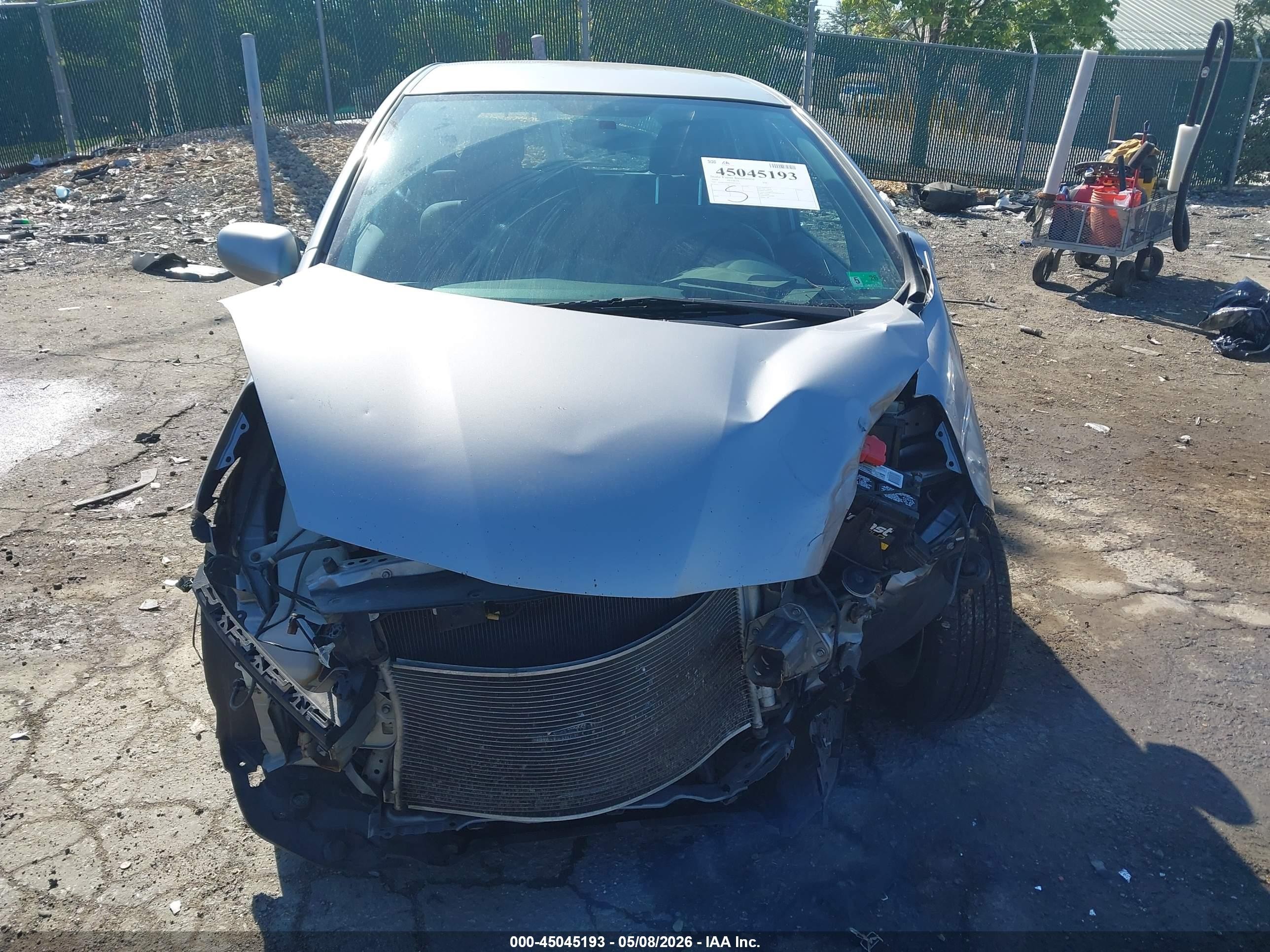 2009 Honda Fit Sport Silver vin: JHMGE88499S027221
