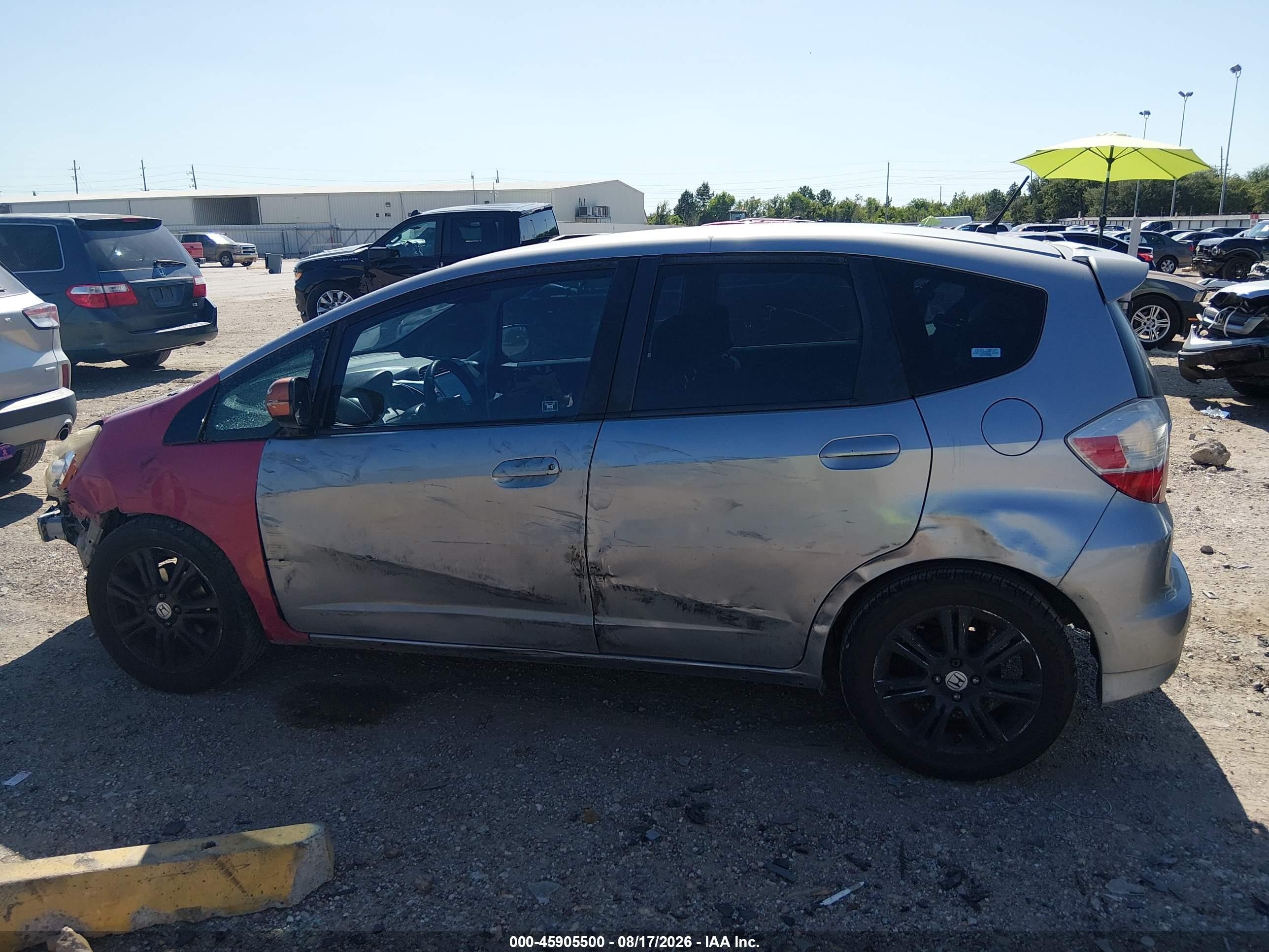 2009 Honda Fit Sport Silver vin: JHMGE88499S032368