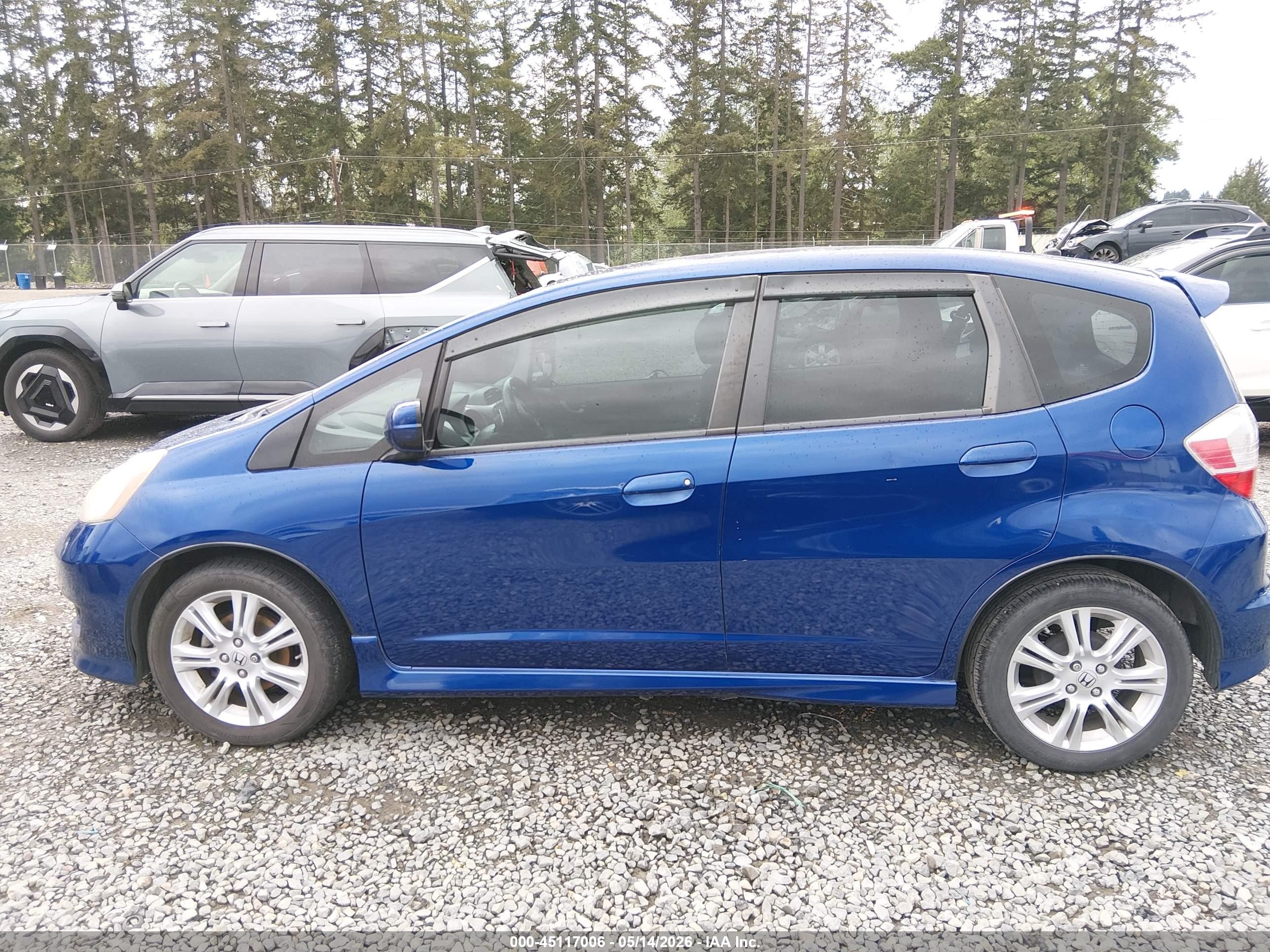2009 Honda Fit Sport Blue vin: JHMGE884X9C006971